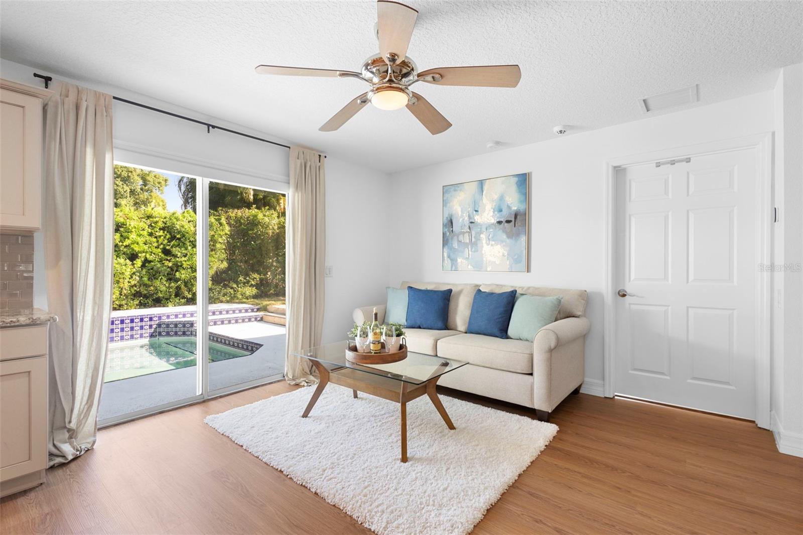 Image 6 of 23 For 10 Minnehaha Circle