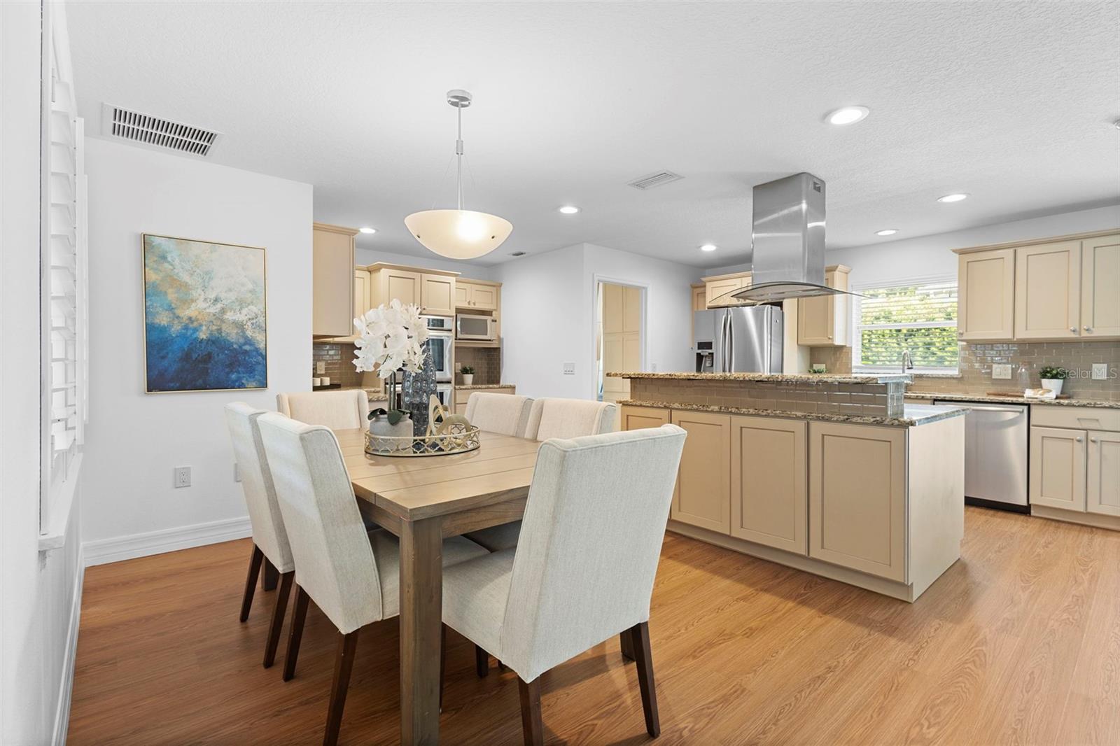 Image 7 of 23 For 10 Minnehaha Circle