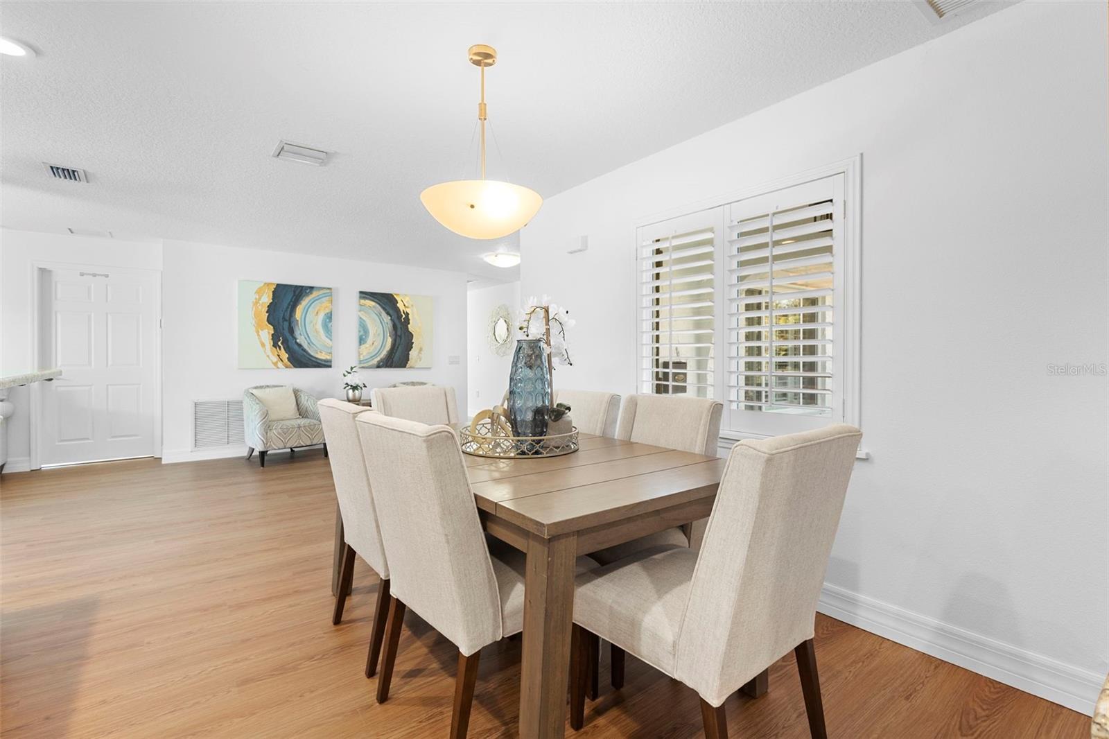 Image 8 of 23 For 10 Minnehaha Circle