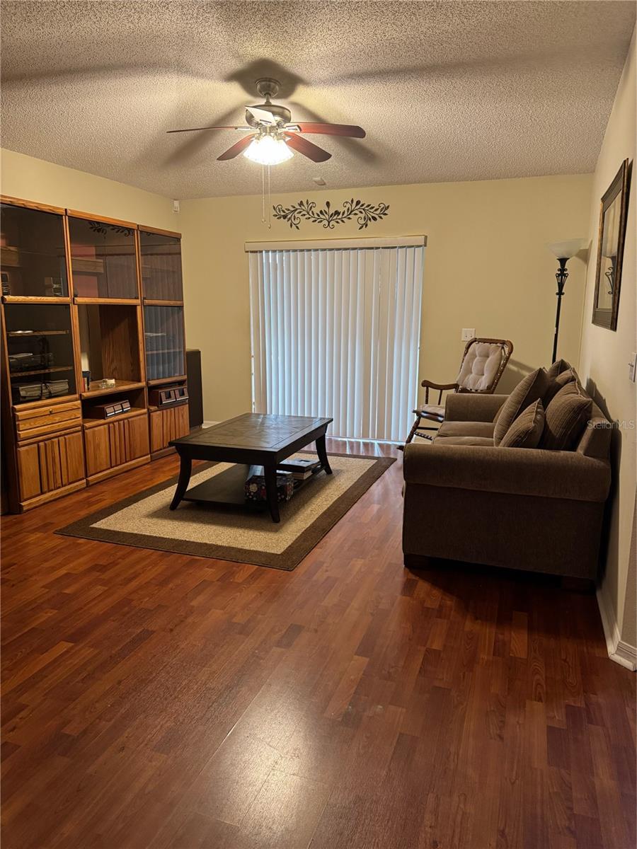 Image 5 of 15 For 122 Crown Colony Way