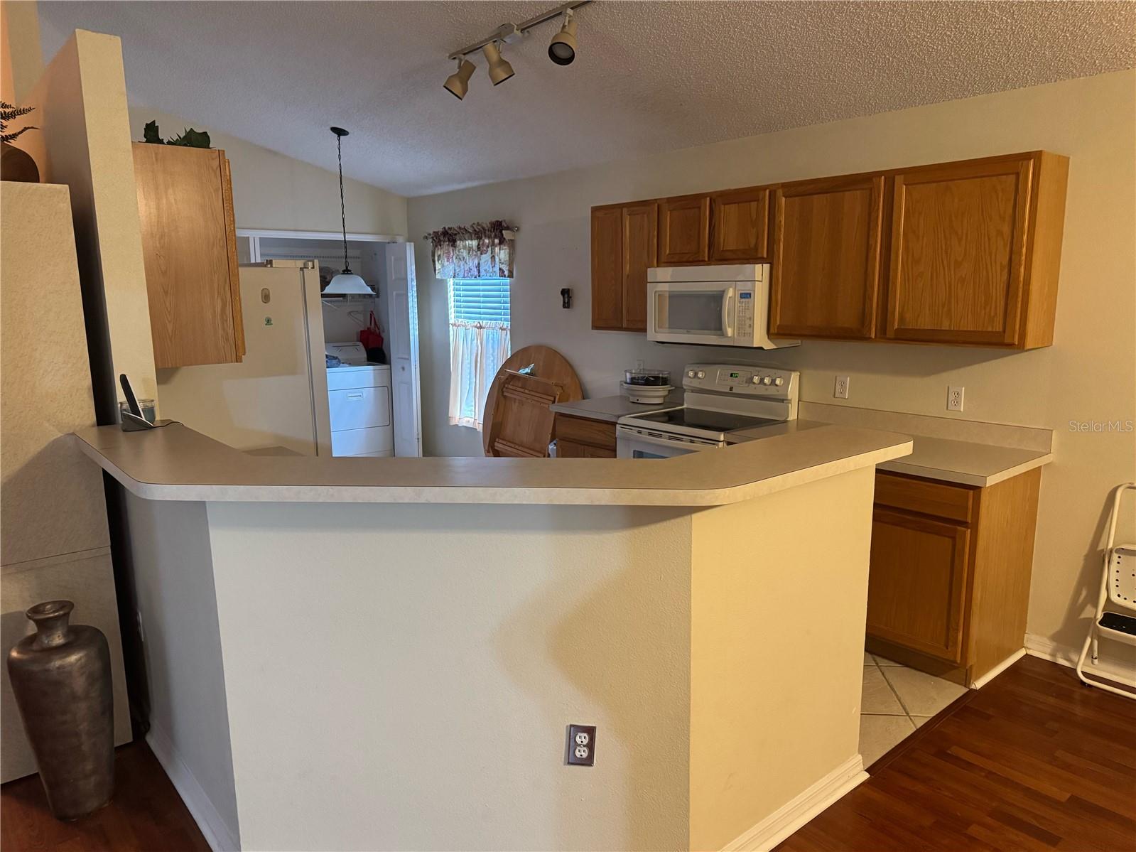 Image 6 of 15 For 122 Crown Colony Way