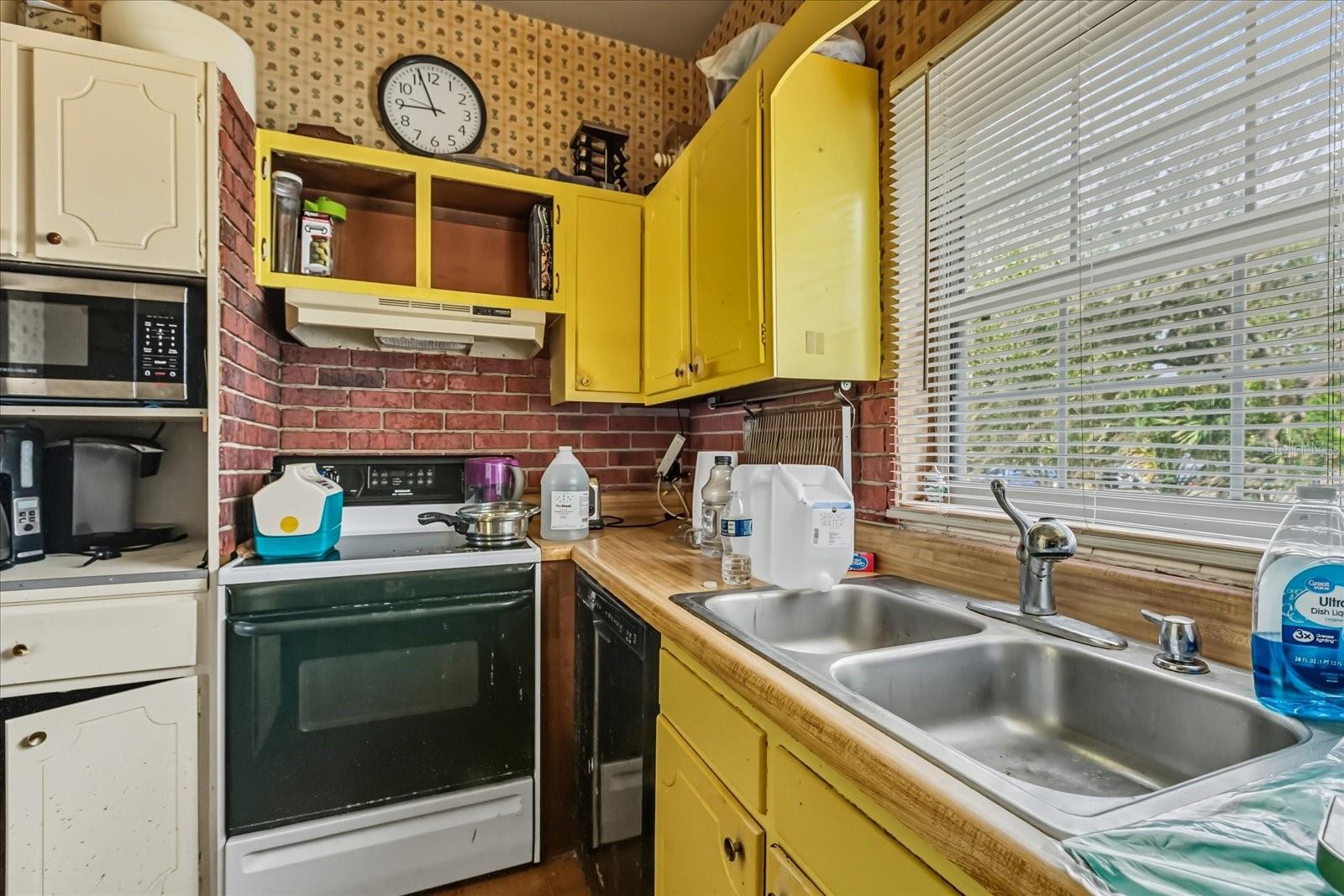 Image 7 of 27 For 107 Tucker Drive