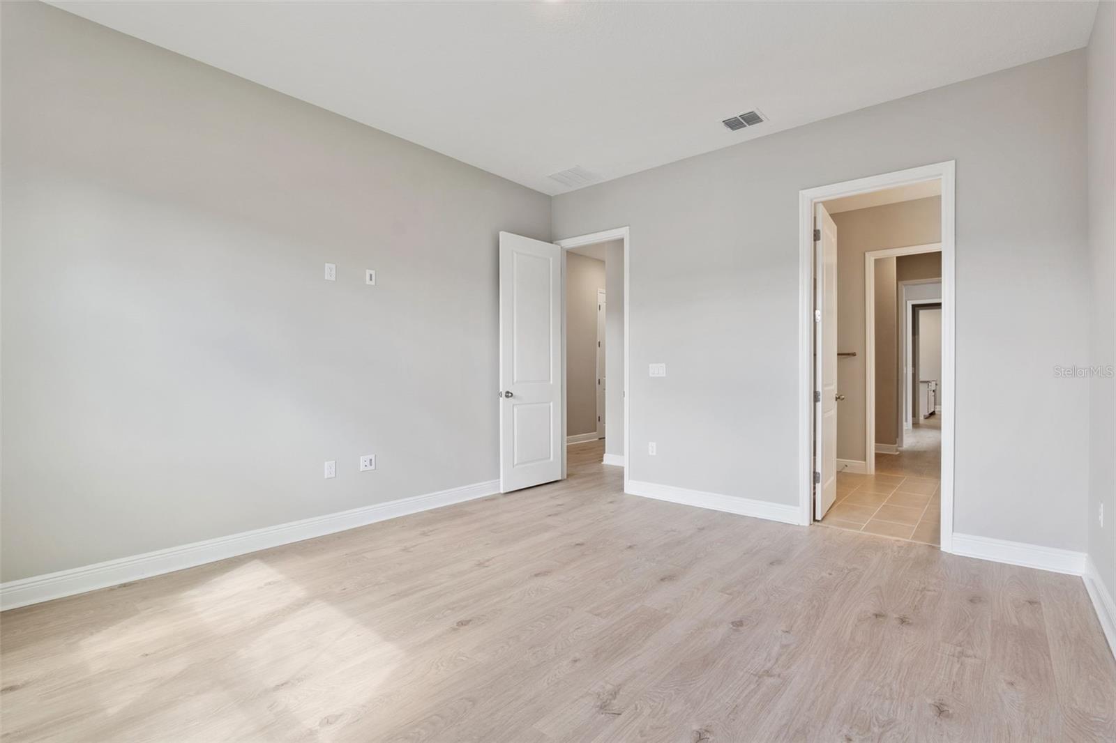 Image 17 of 29 For 6553 Rover Way