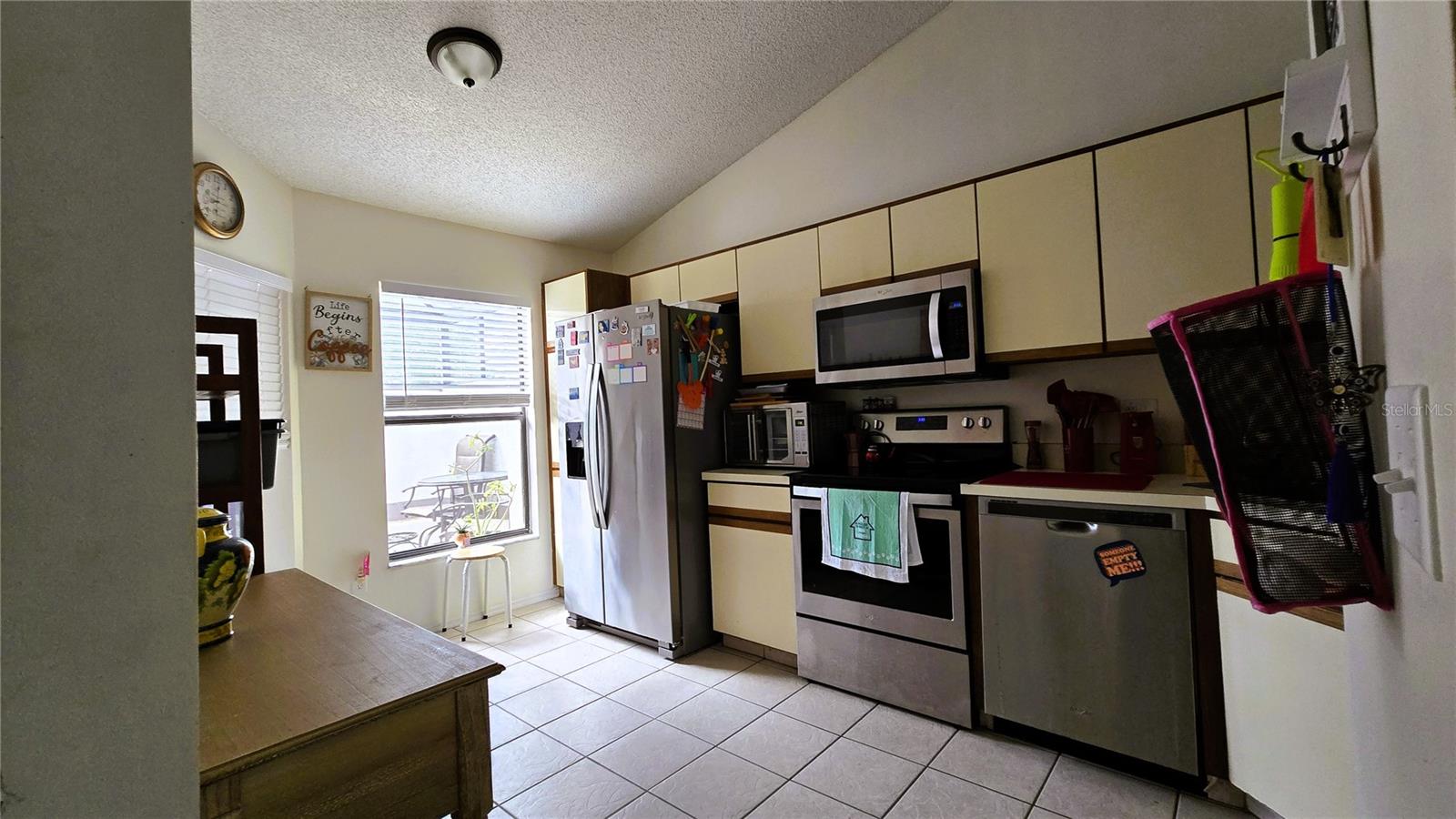 Image 15 of 49 For 149 Lakepointe Circle