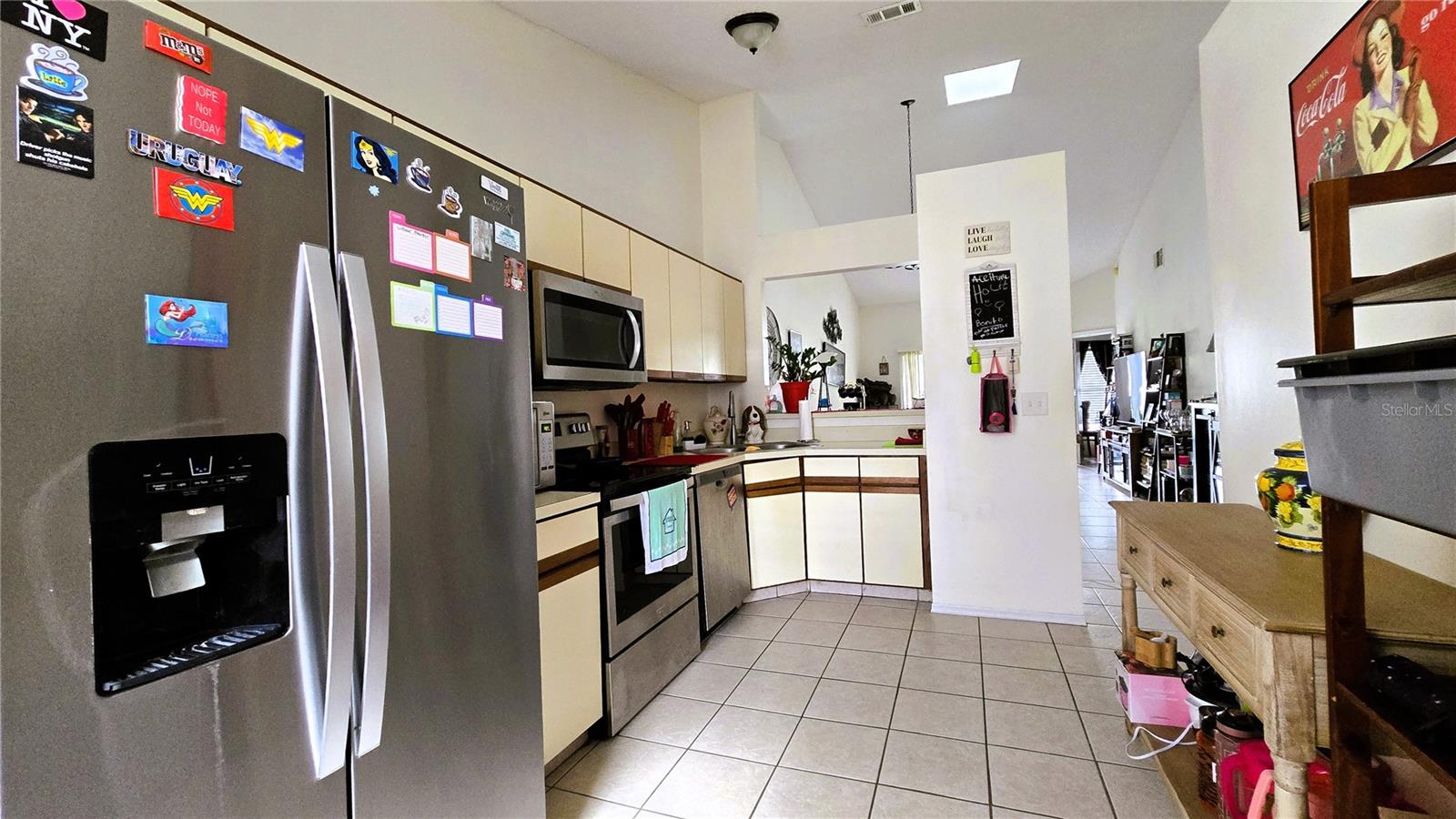 Image 17 of 49 For 149 Lakepointe Circle