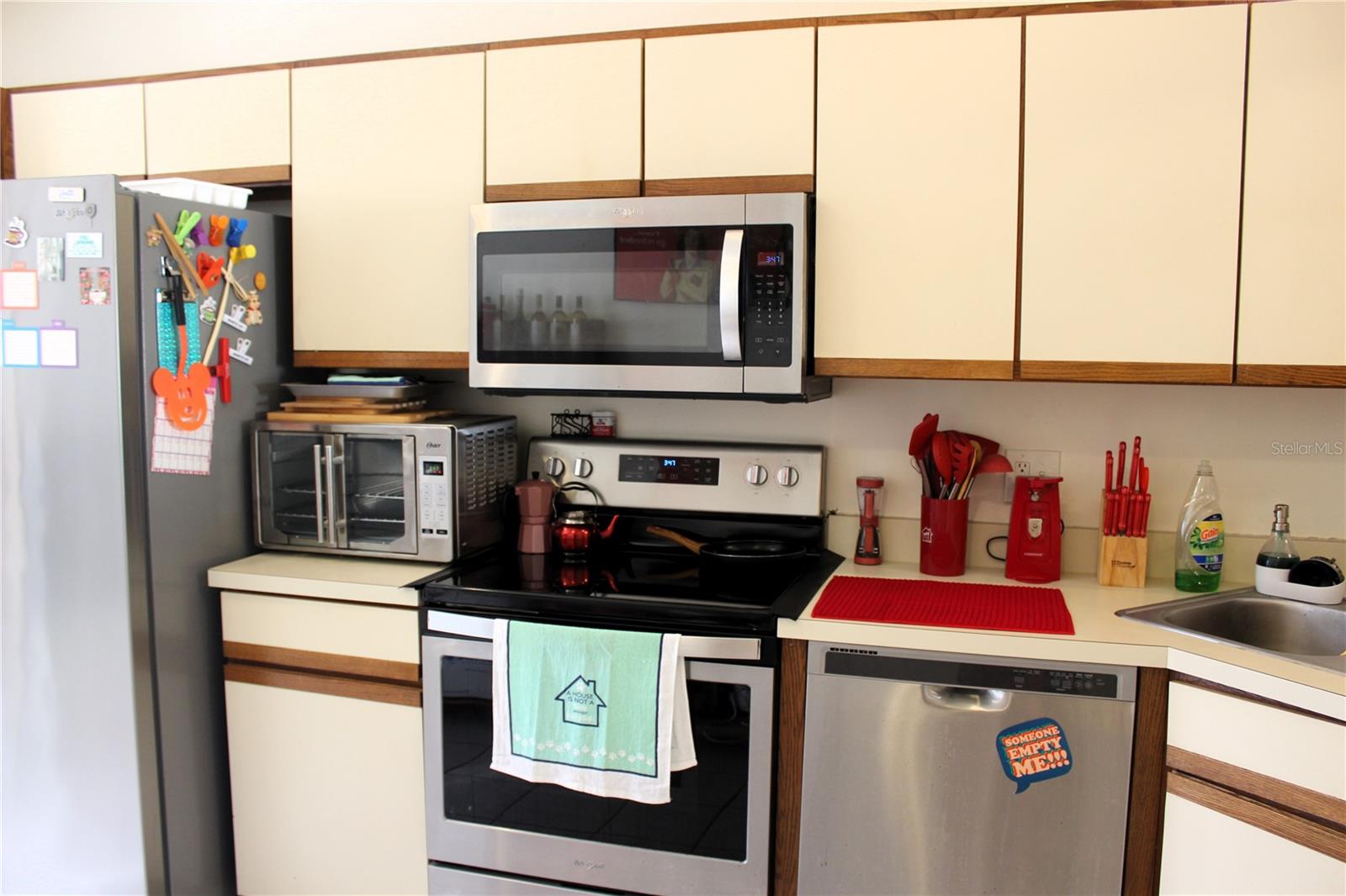 Image 20 of 49 For 149 Lakepointe Circle