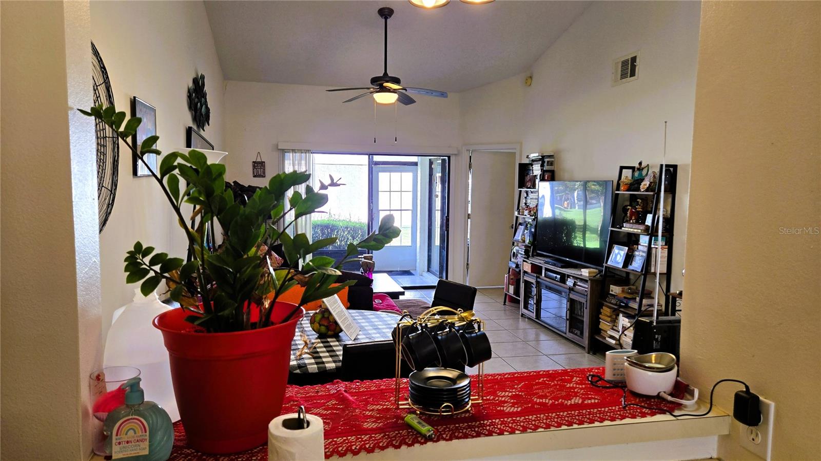 Image 22 of 49 For 149 Lakepointe Circle