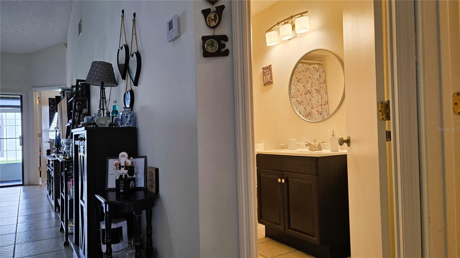 Image 24 of 49 For 149 Lakepointe Circle