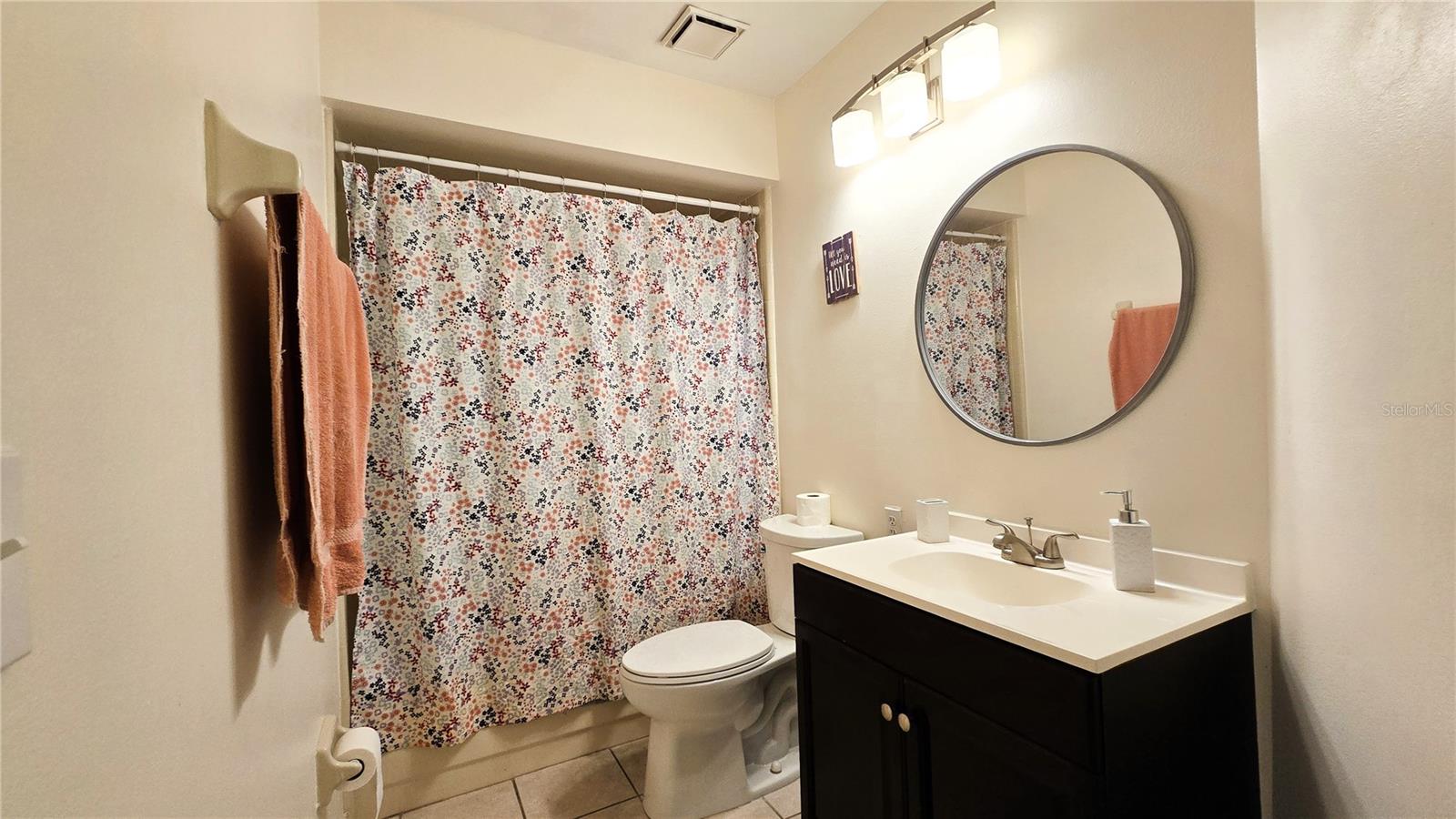 Image 25 of 49 For 149 Lakepointe Circle