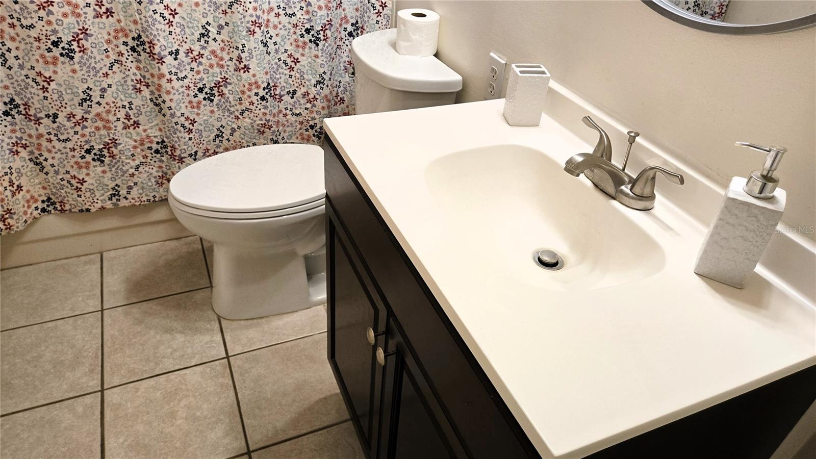 Image 26 of 49 For 149 Lakepointe Circle