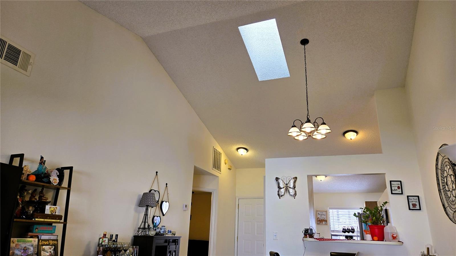 Image 35 of 49 For 149 Lakepointe Circle