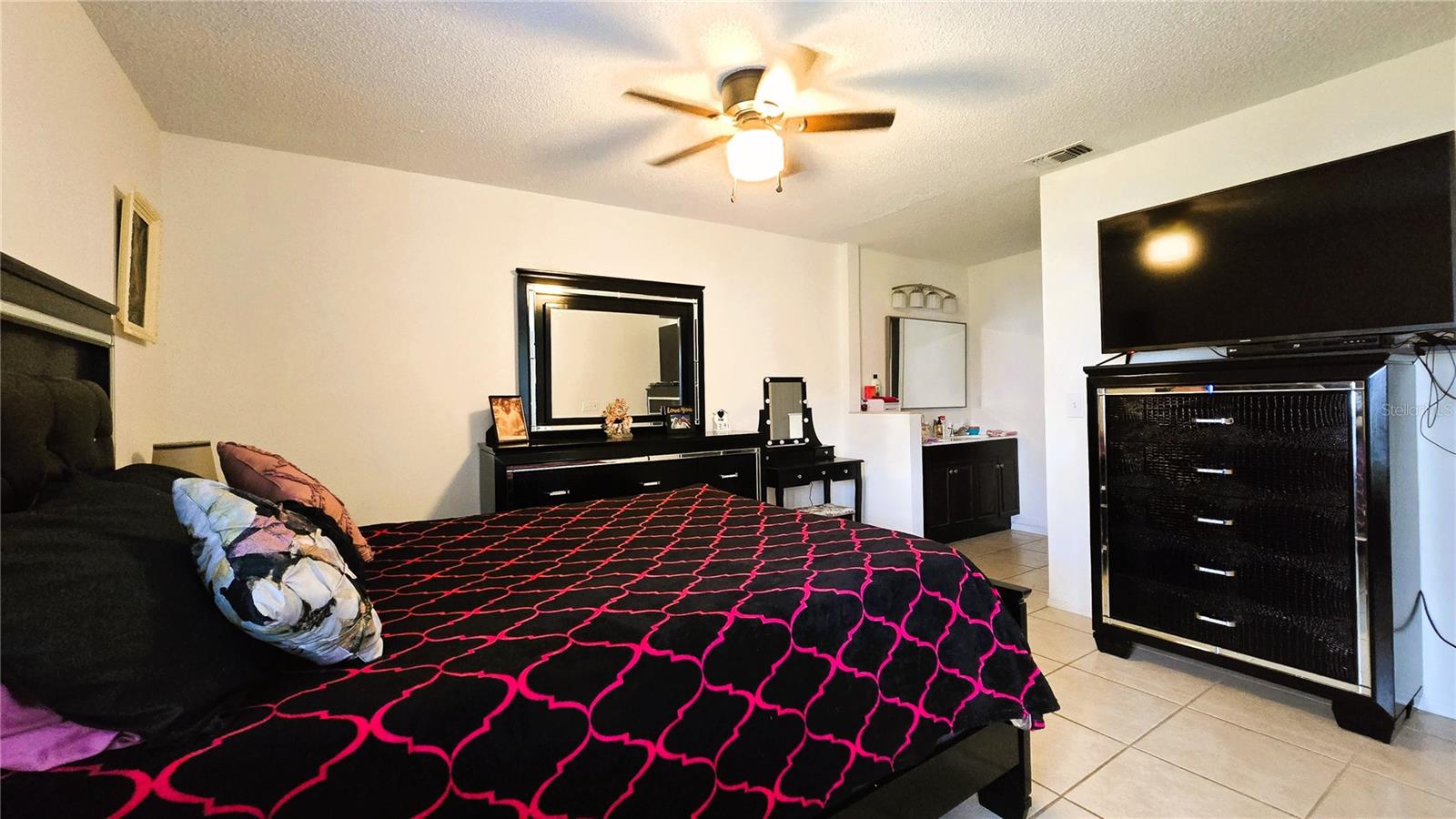 Image 38 of 49 For 149 Lakepointe Circle