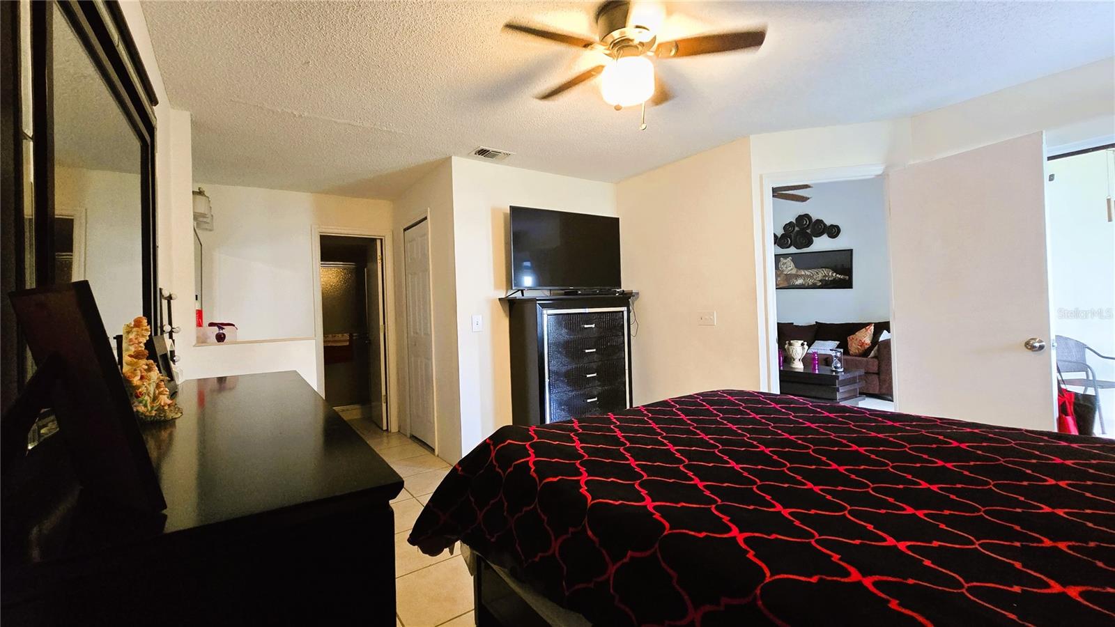 Image 39 of 49 For 149 Lakepointe Circle