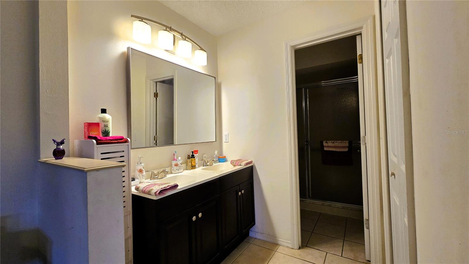 Image 43 of 49 For 149 Lakepointe Circle