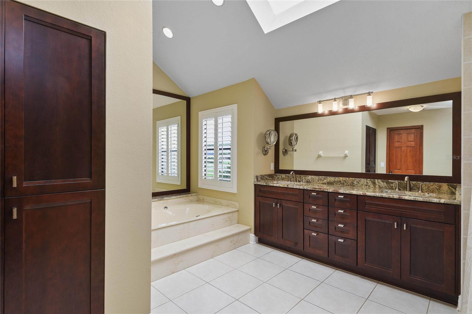 Image 27 of 51 For 1758 Markham Glen Circle