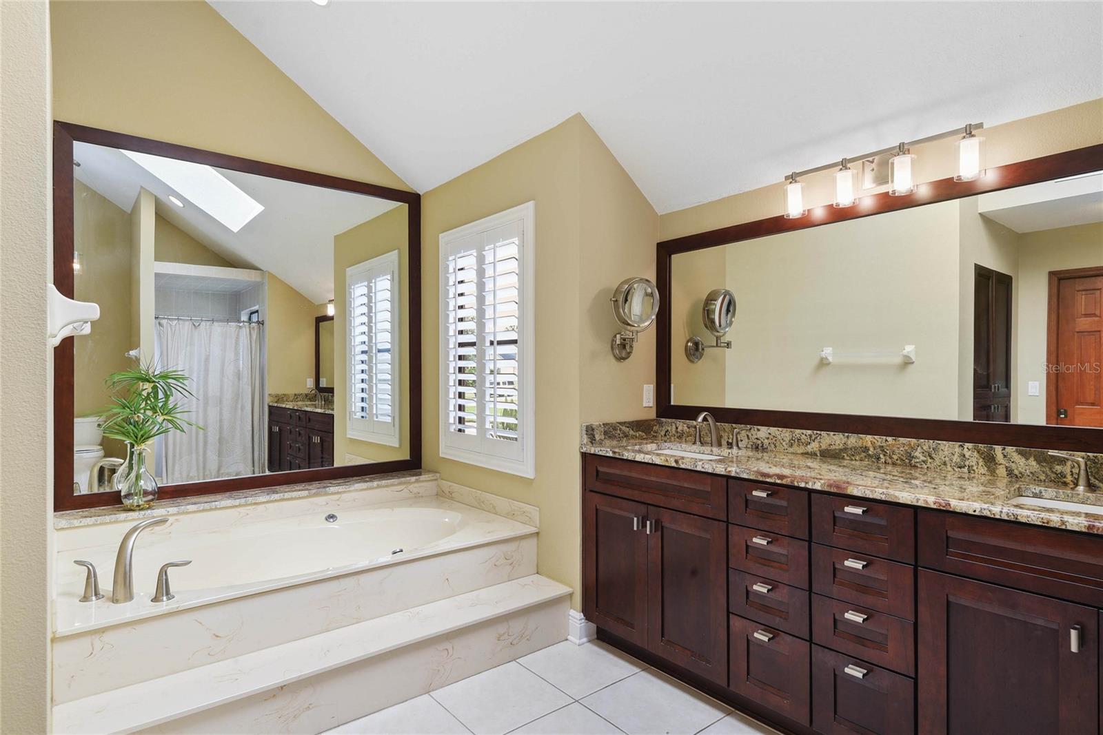 Image 28 of 51 For 1758 Markham Glen Circle