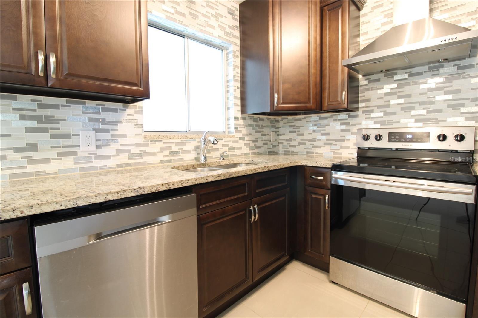 Image 13 of 30 For 2640 Collingswood Drive