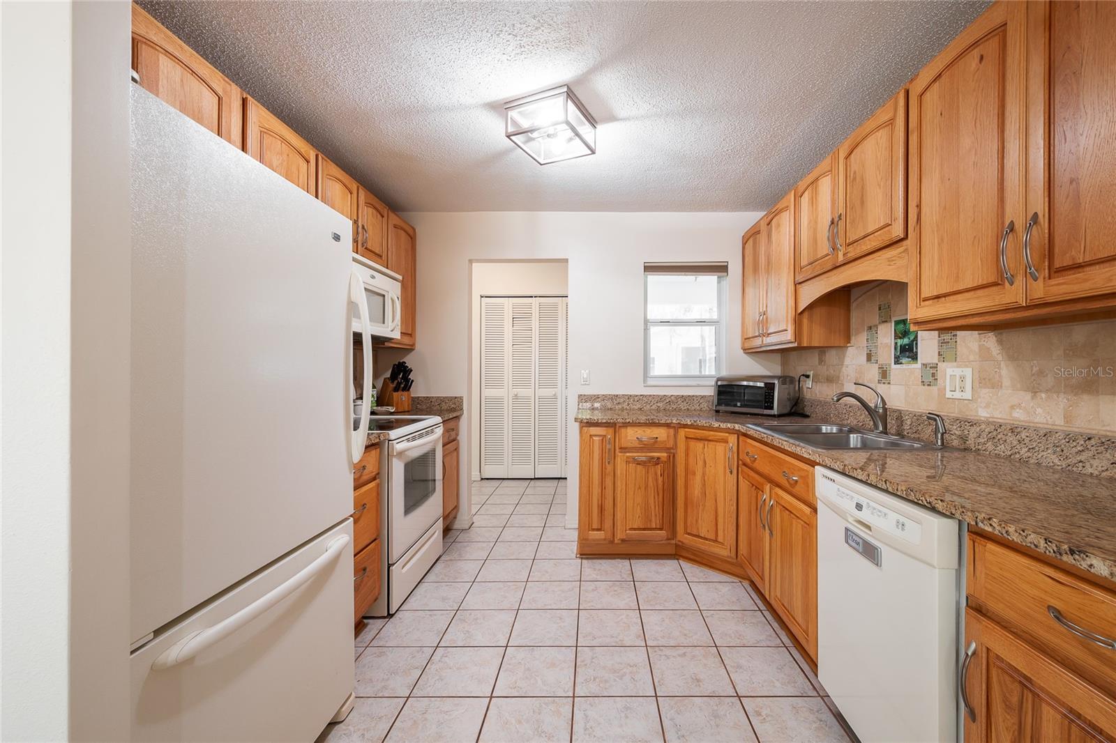 Image 13 of 52 For 6421 Stockbridge Avenue