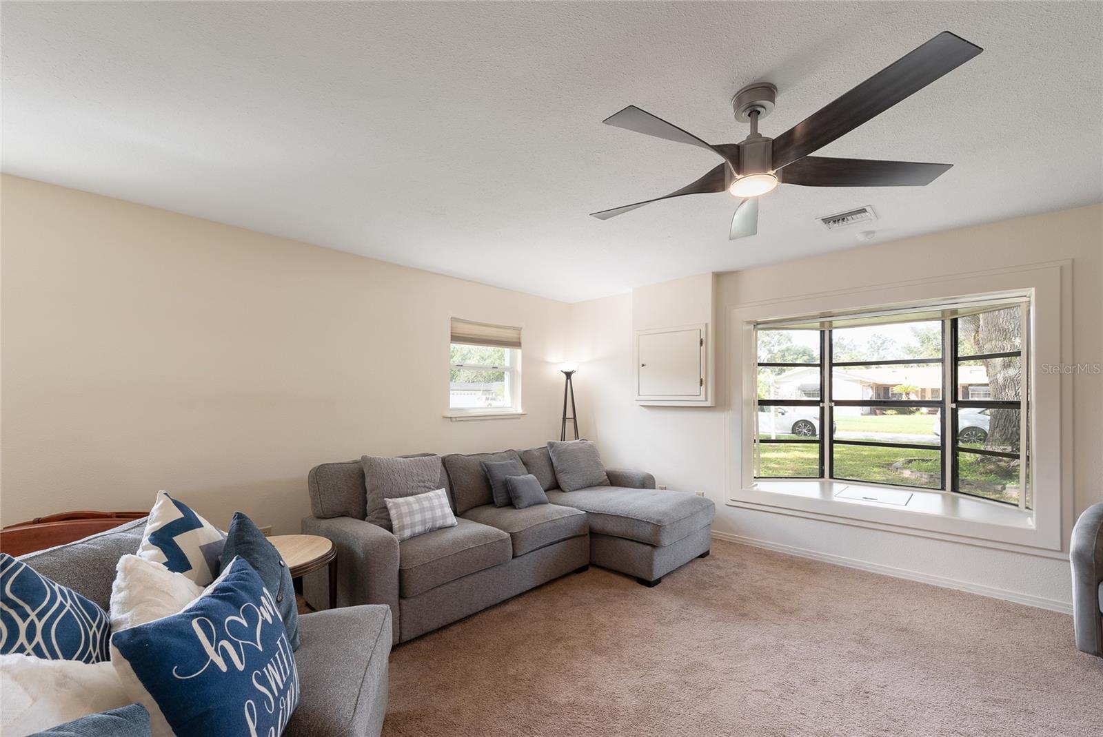 Image 7 of 52 For 6421 Stockbridge Avenue