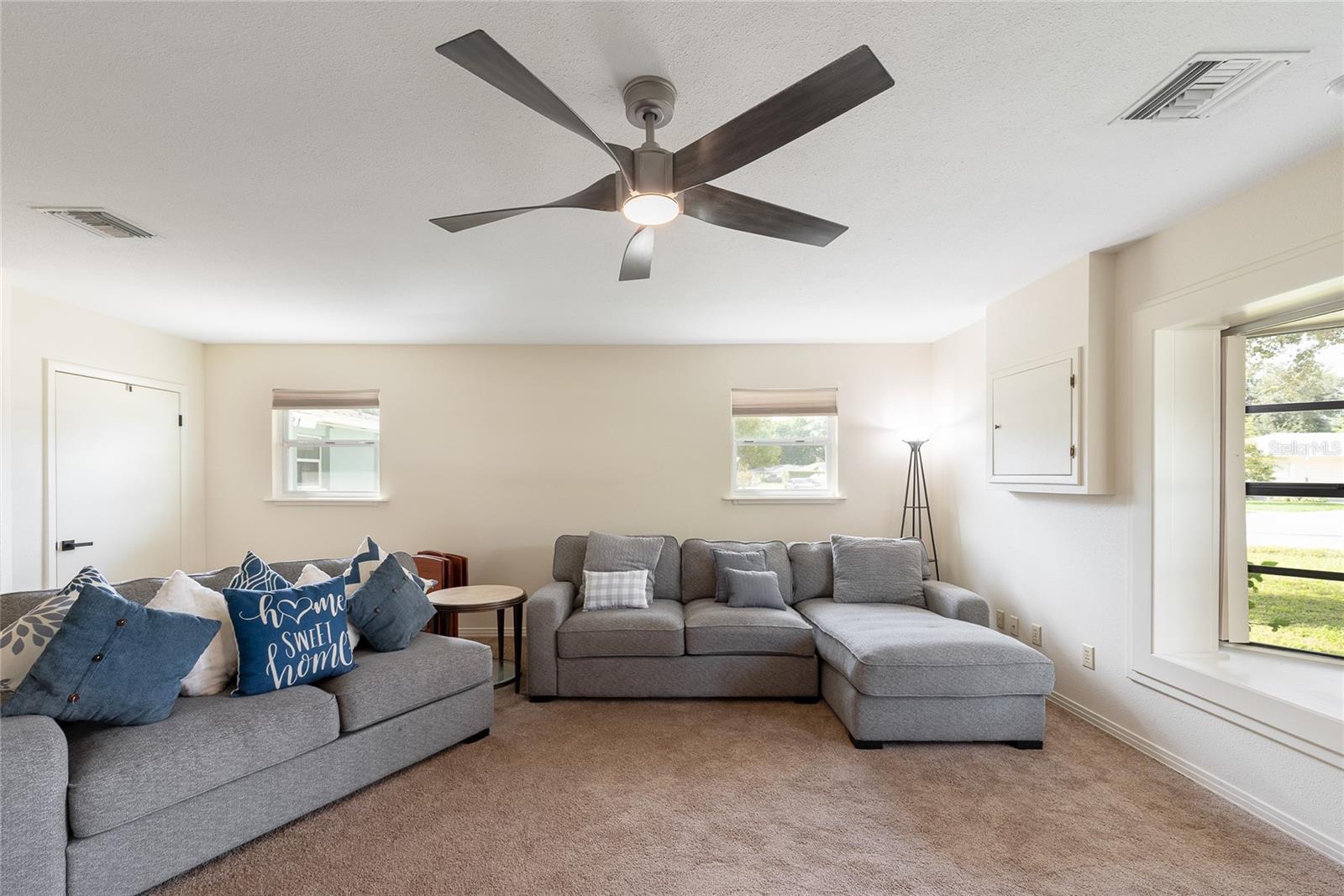 Image 8 of 52 For 6421 Stockbridge Avenue