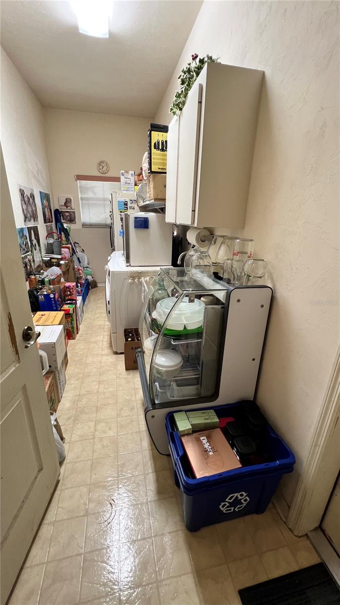 Listing photo id 12 for 4305 55th Way