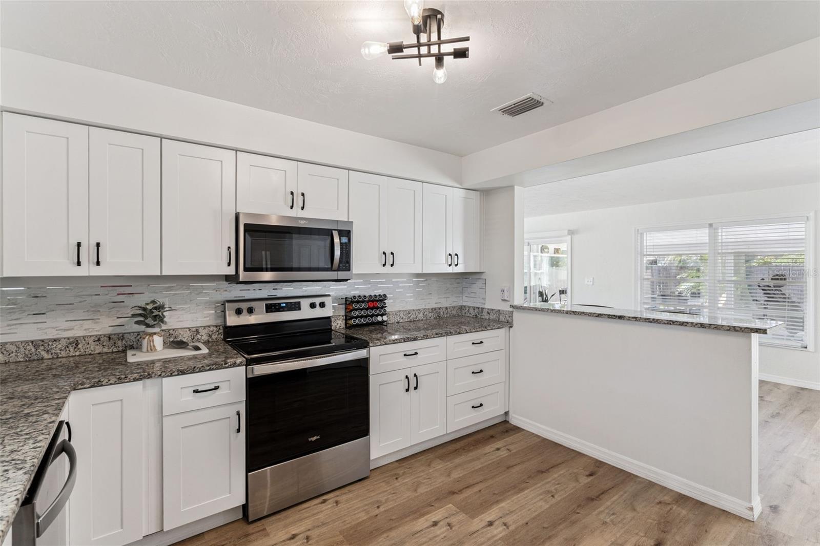 Image 11 of 47 For 1051 Eva Street