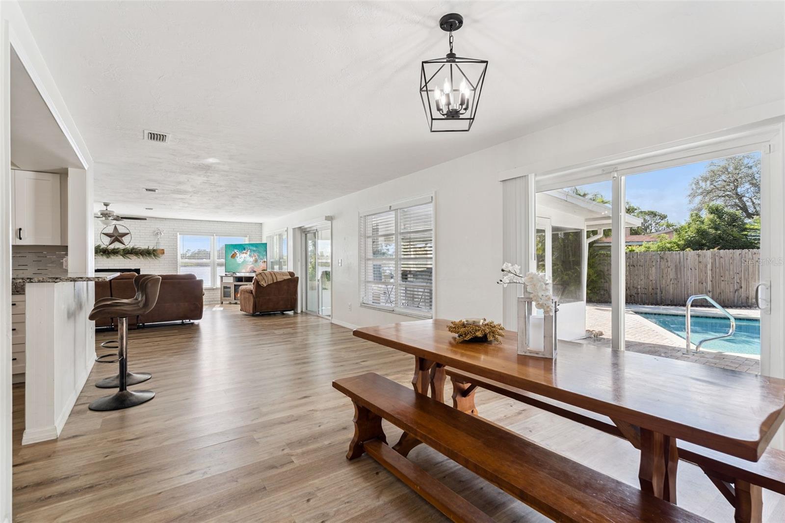 Image 17 of 47 For 1051 Eva Street