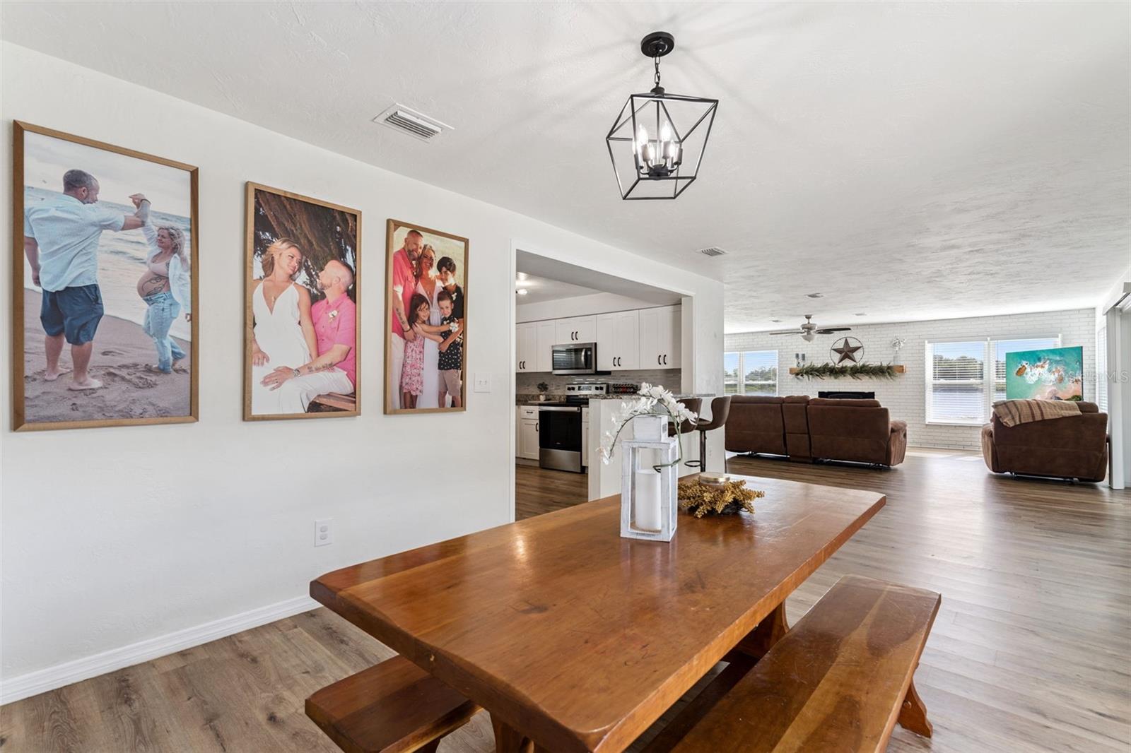 Image 18 of 47 For 1051 Eva Street