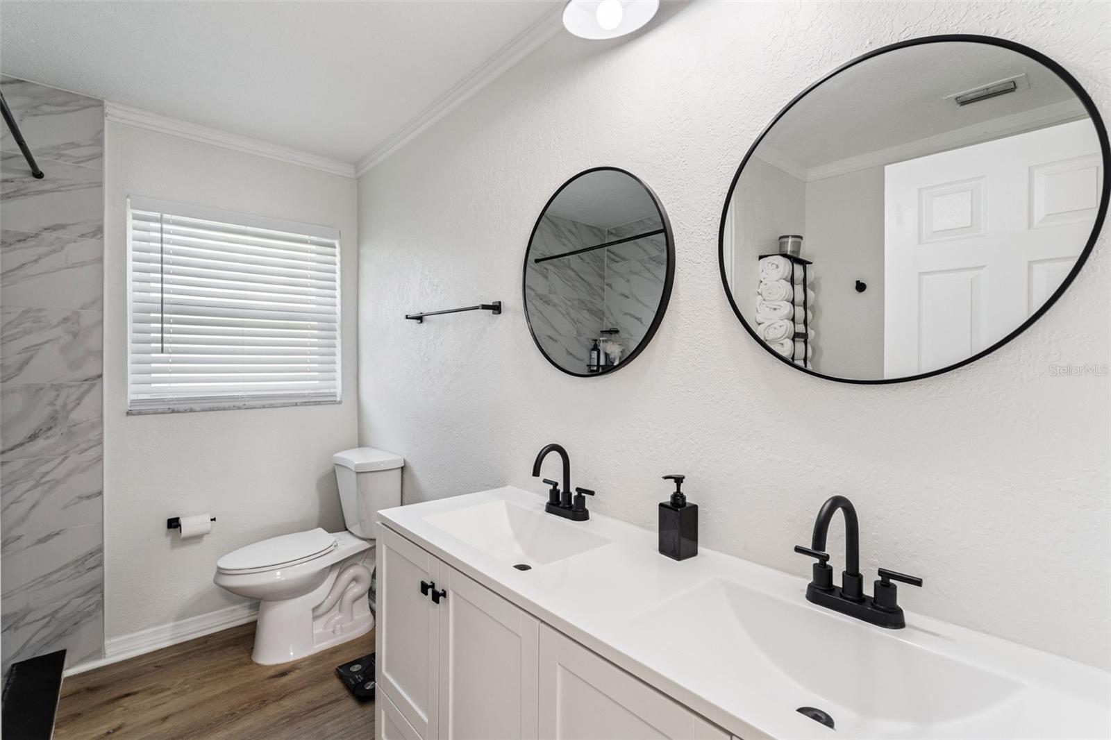 Image 22 of 47 For 1051 Eva Street