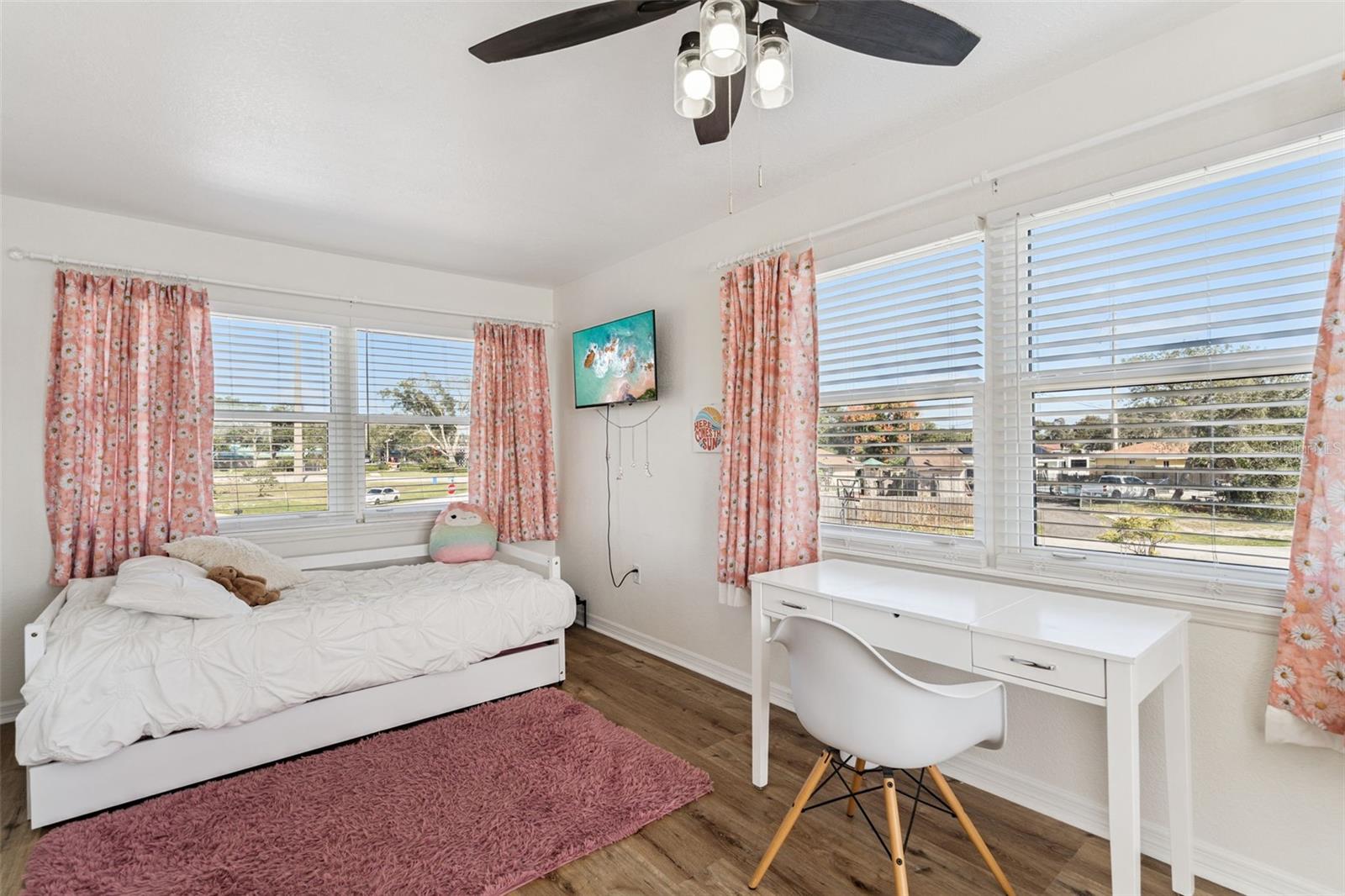 Image 25 of 47 For 1051 Eva Street