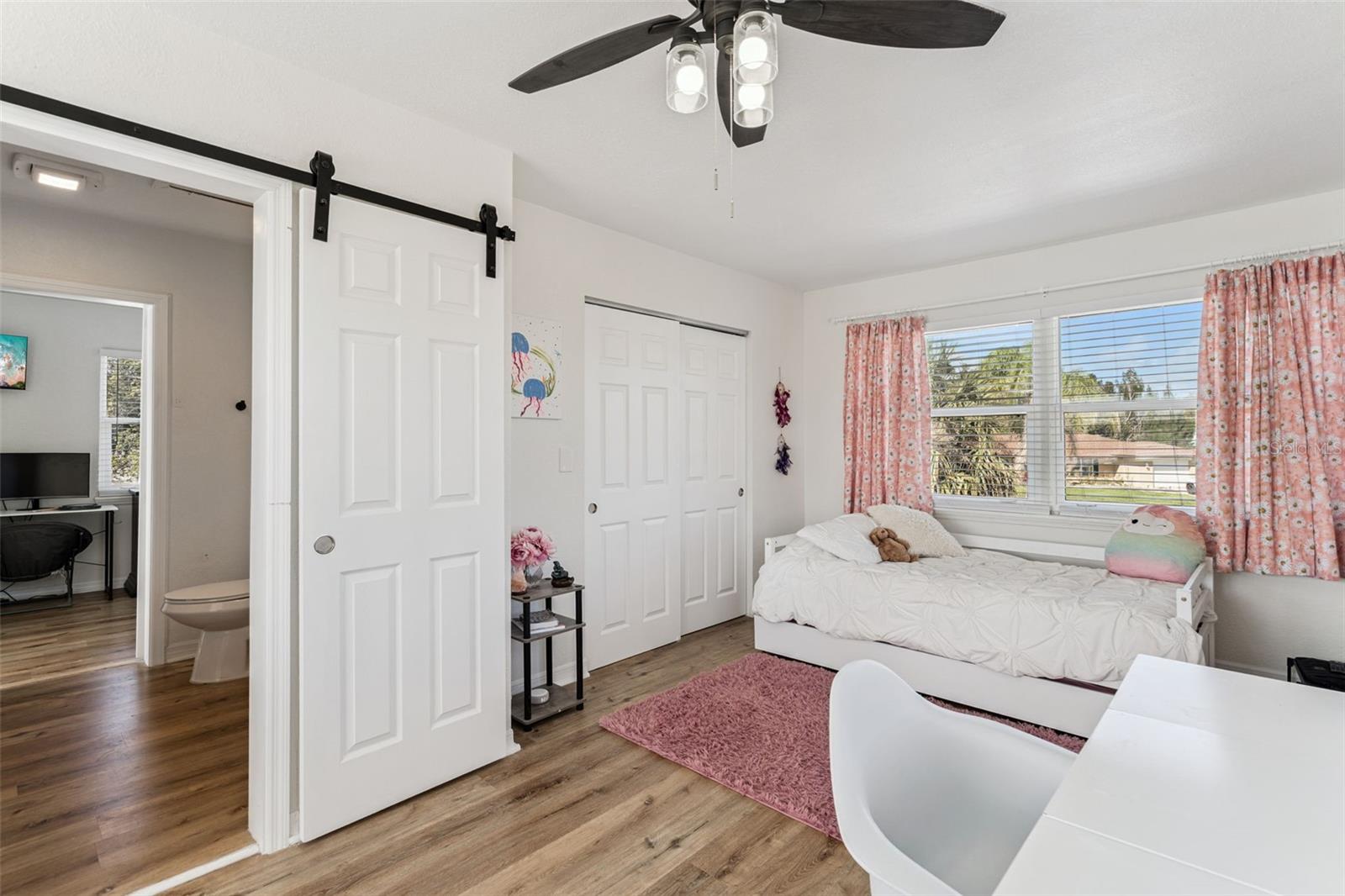 Image 28 of 47 For 1051 Eva Street