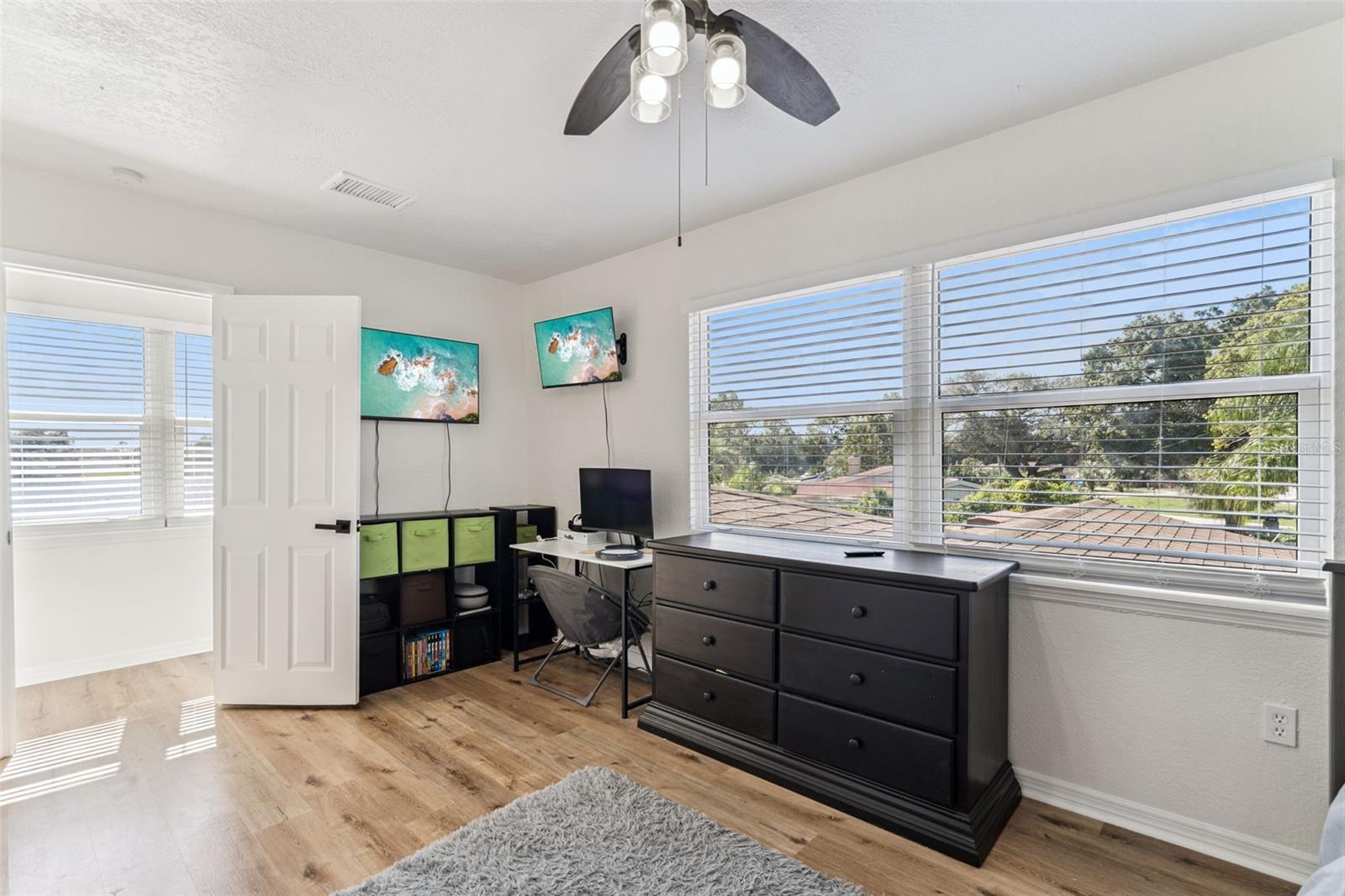 Image 30 of 47 For 1051 Eva Street