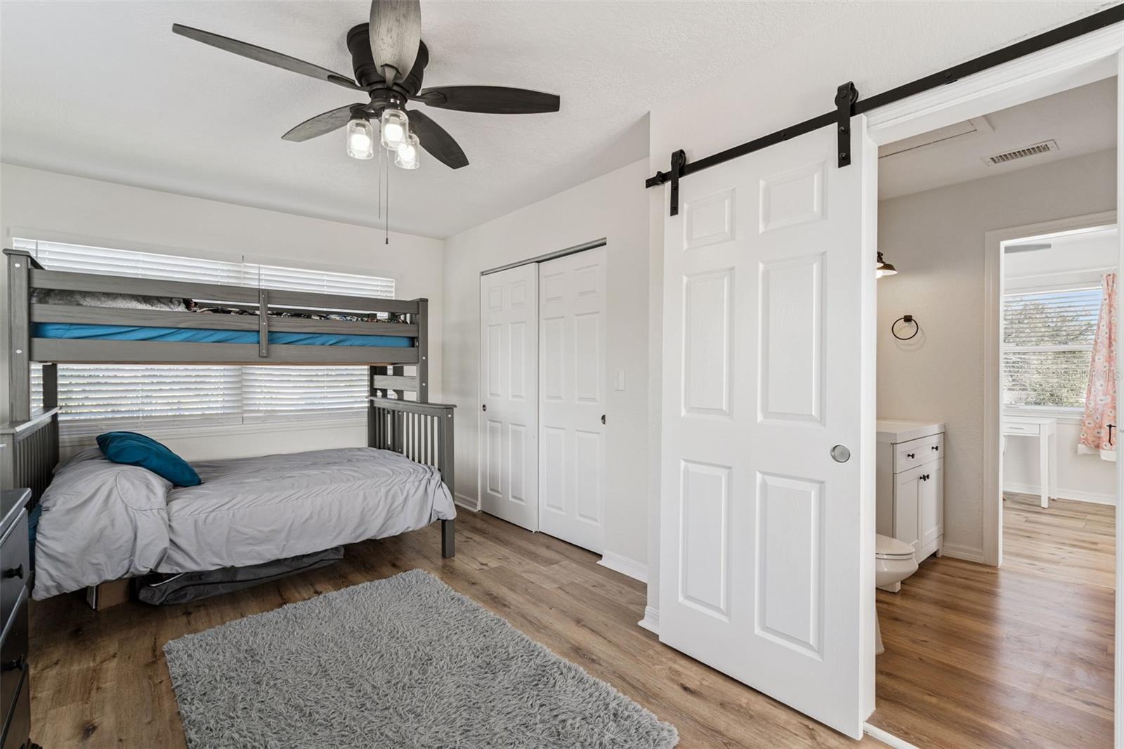 Image 31 of 47 For 1051 Eva Street