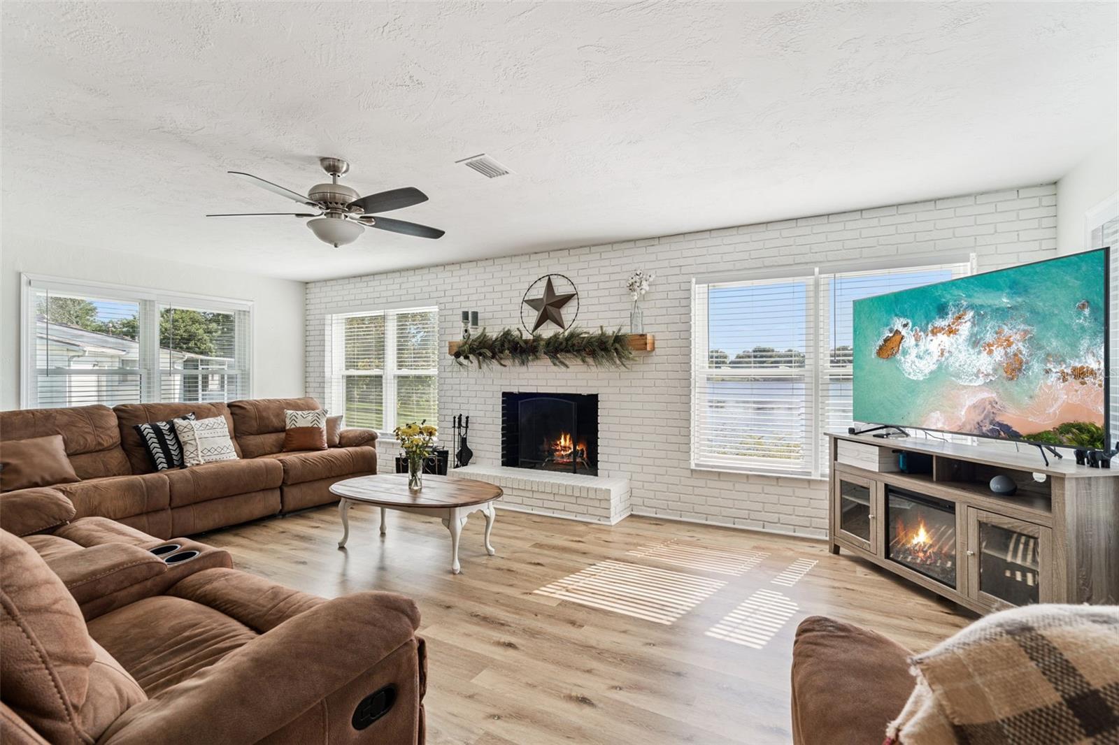 Image 9 of 47 For 1051 Eva Street