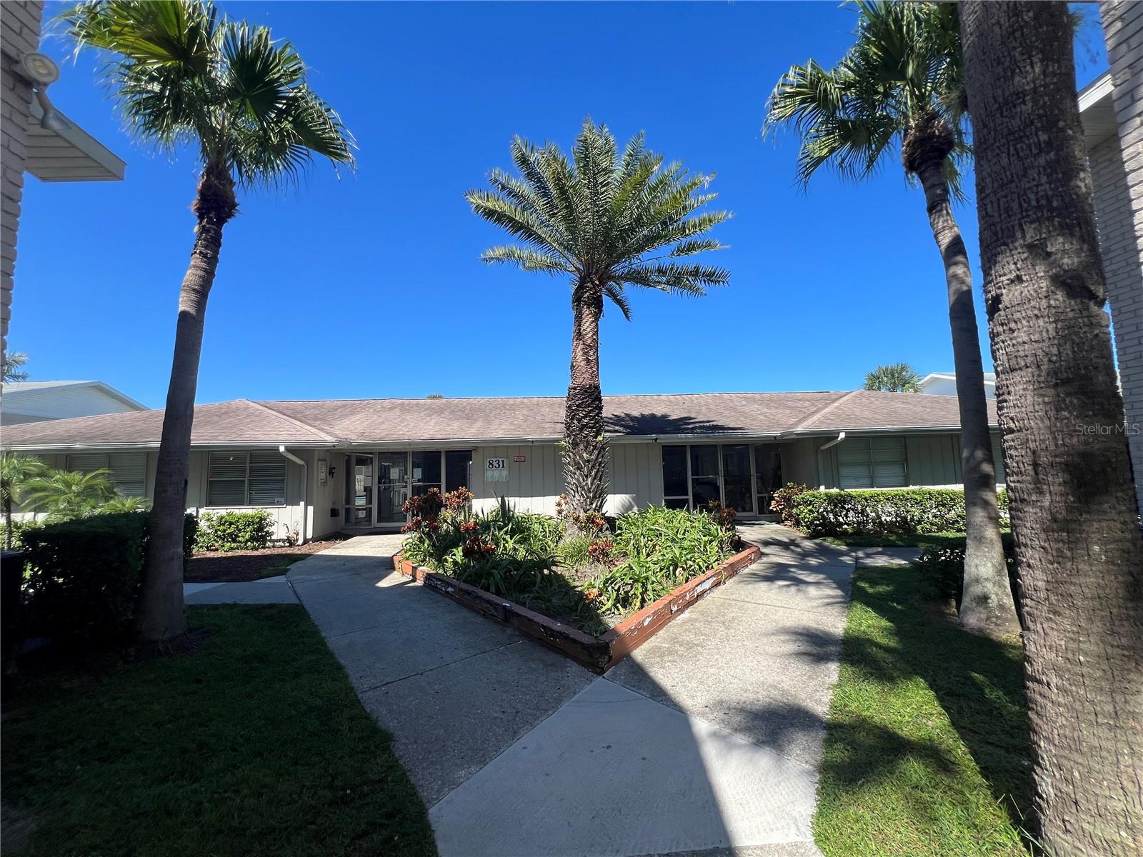 Image 17 of 23 For 851 Sky Lake Circle D