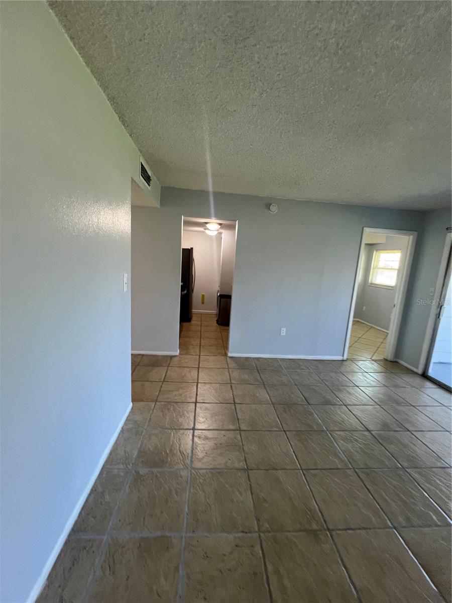 Image 6 of 23 For 851 Sky Lake Circle D