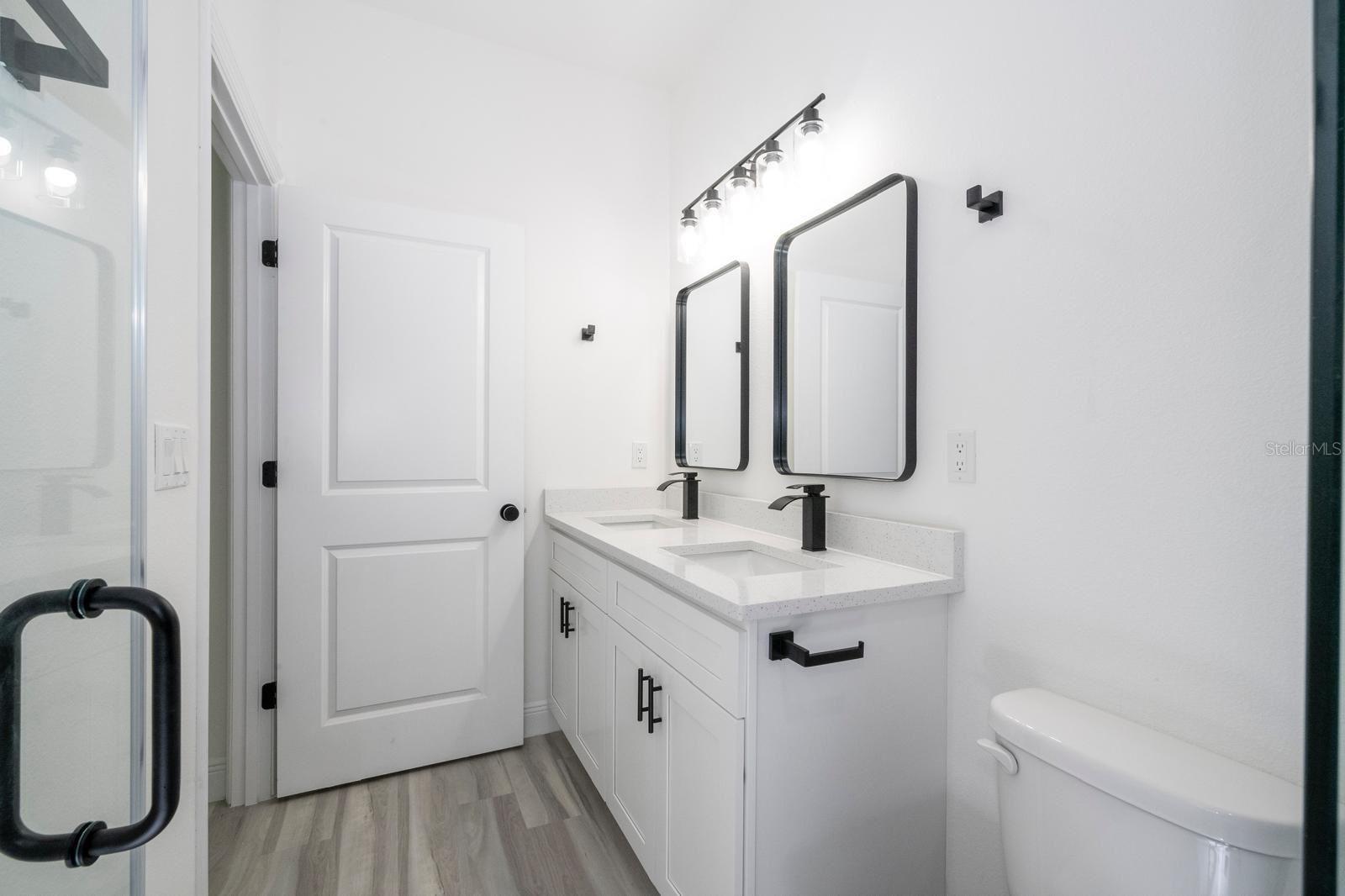 Listing photo id 16 for 2433 Andromedae Drive