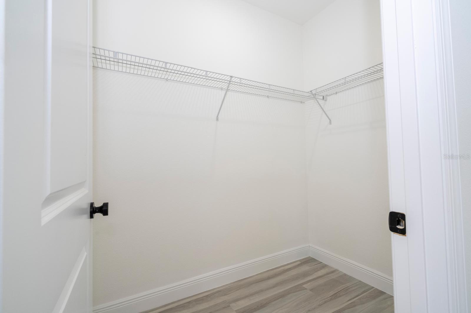 Listing photo id 17 for 2433 Andromedae Drive