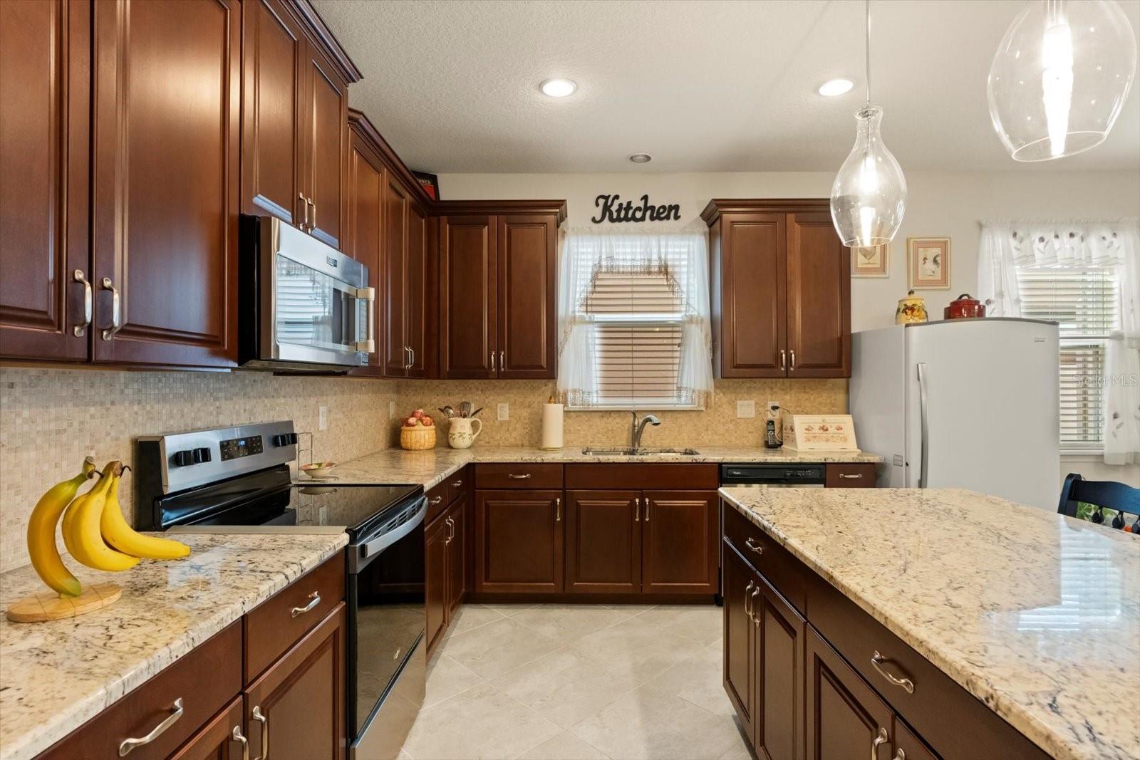 Image 16 of 65 For 2534 Fontaine Drive