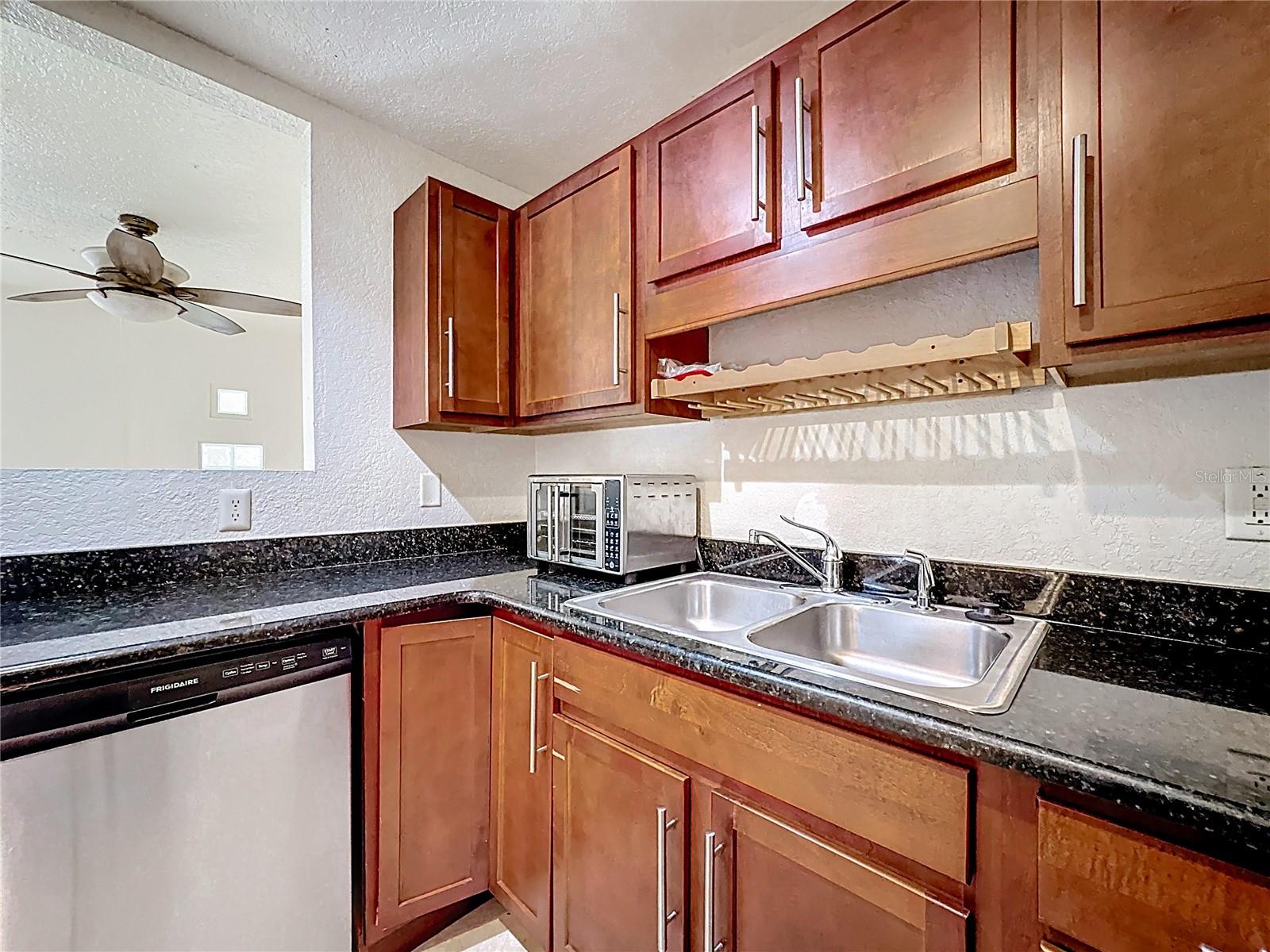 Image 11 of 34 For 1928 Conway Rd  33