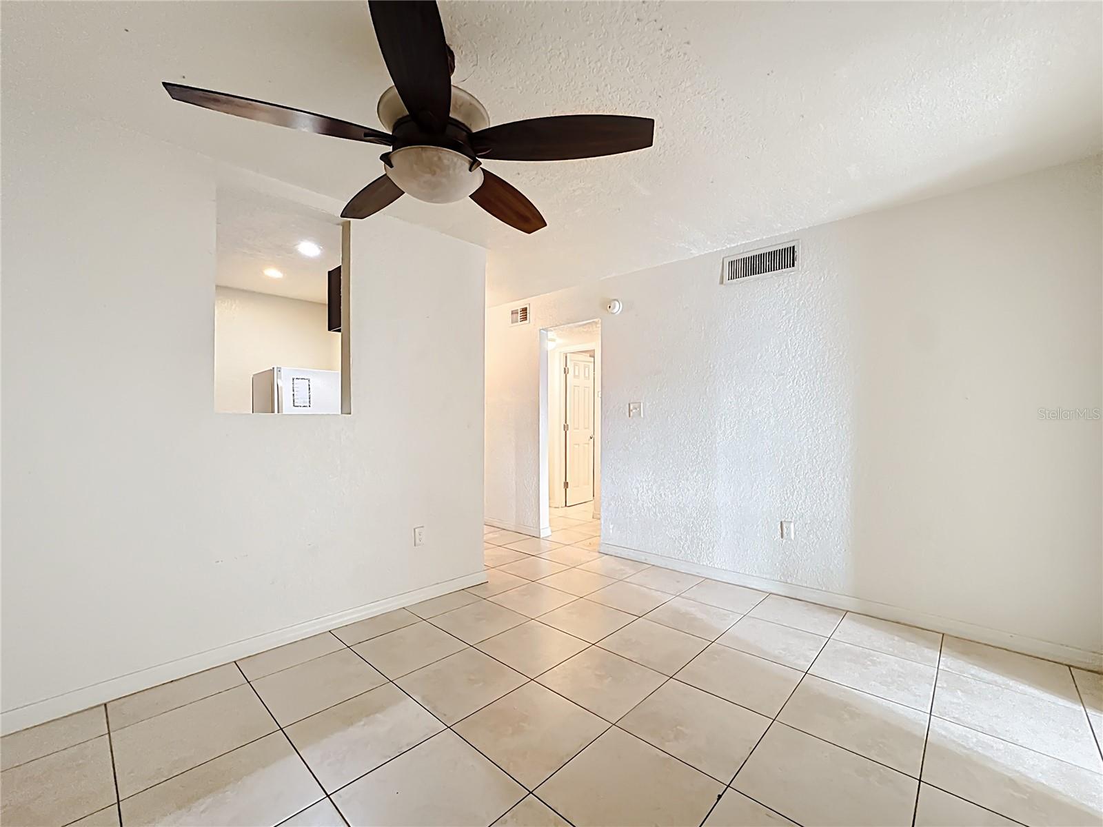 Image 17 of 34 For 1928 Conway Rd  33