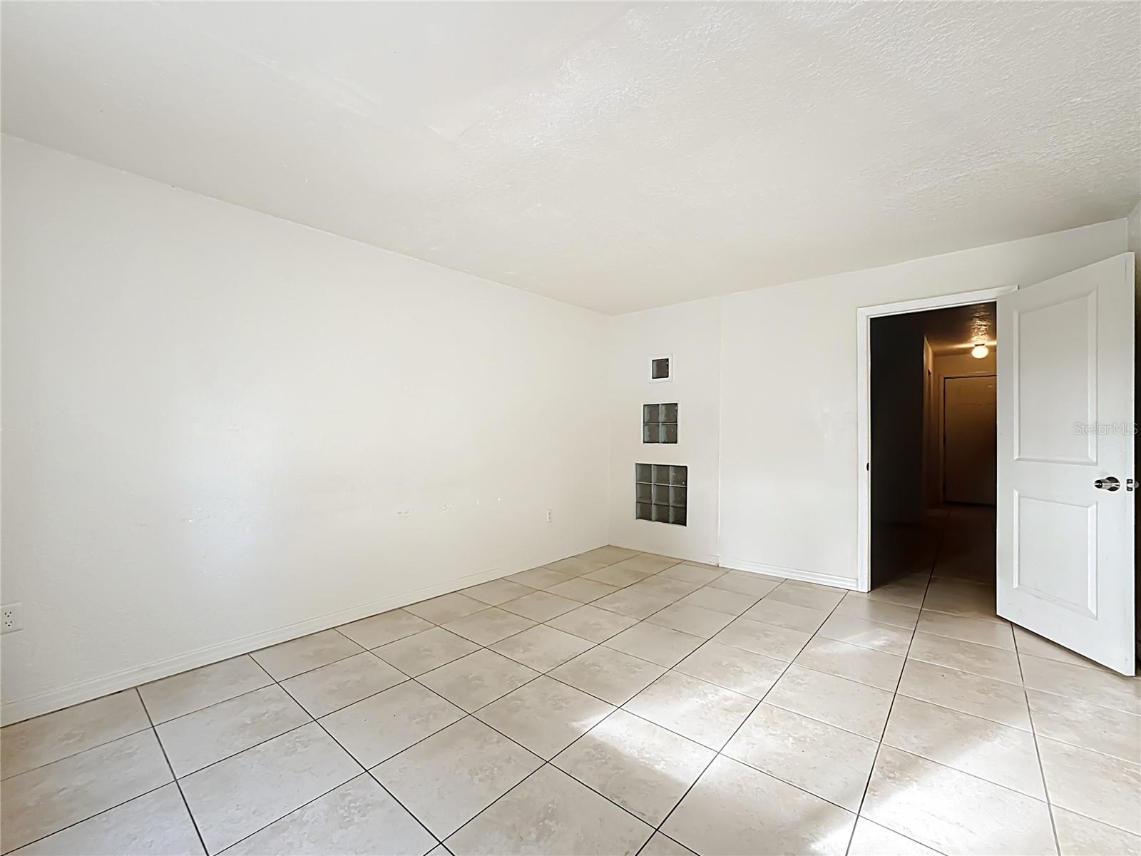 Image 20 of 34 For 1928 Conway Rd  33