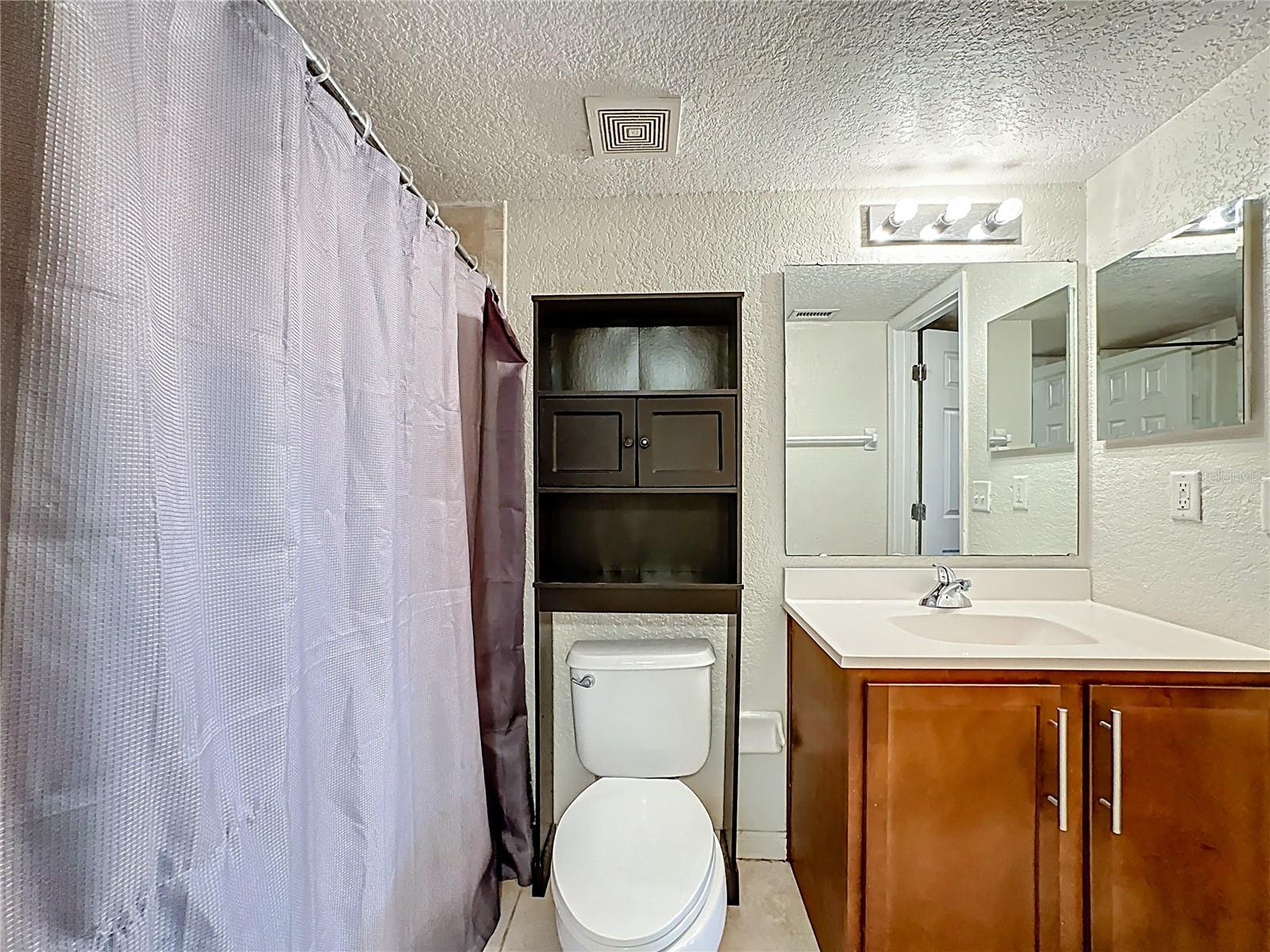 Image 25 of 34 For 1928 Conway Rd  33