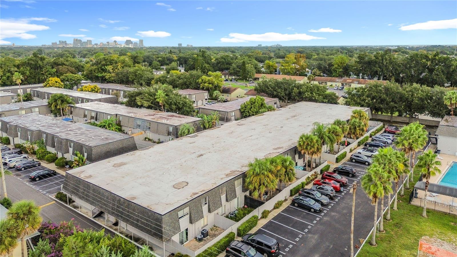 Image 4 of 34 For 1928 Conway Rd  33