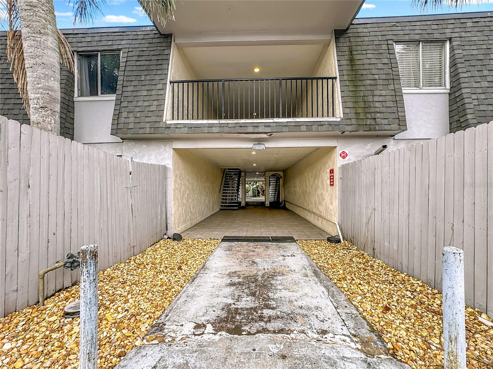 Image 6 of 34 For 1928 Conway Rd  33