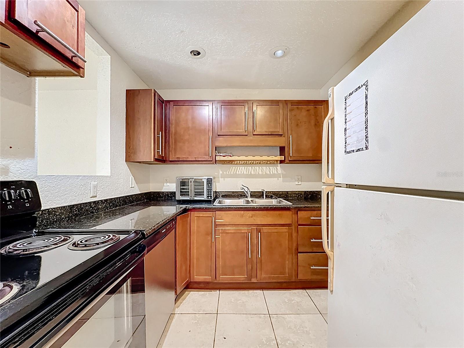 Image 9 of 34 For 1928 Conway Rd  33