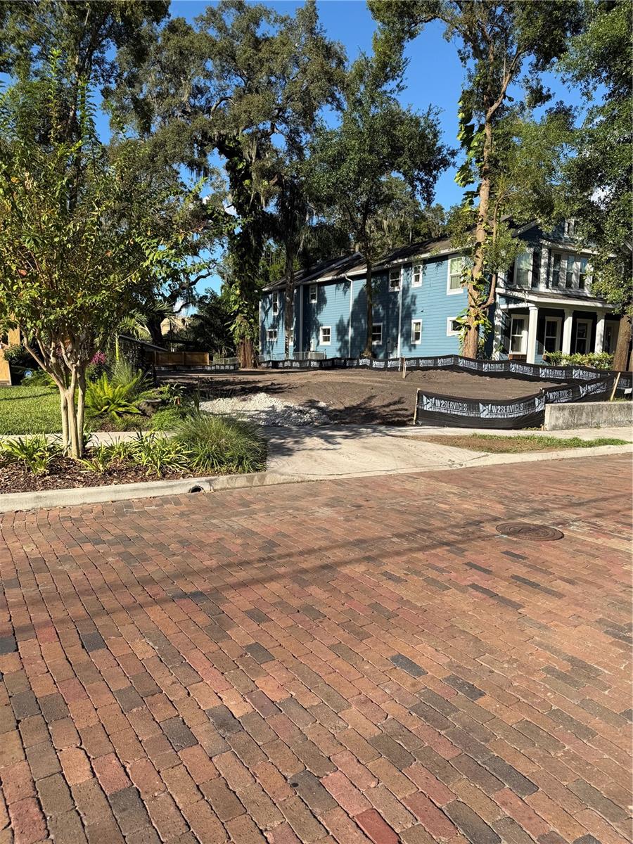 Image 12 of 12 For 1105 Elmwood Street