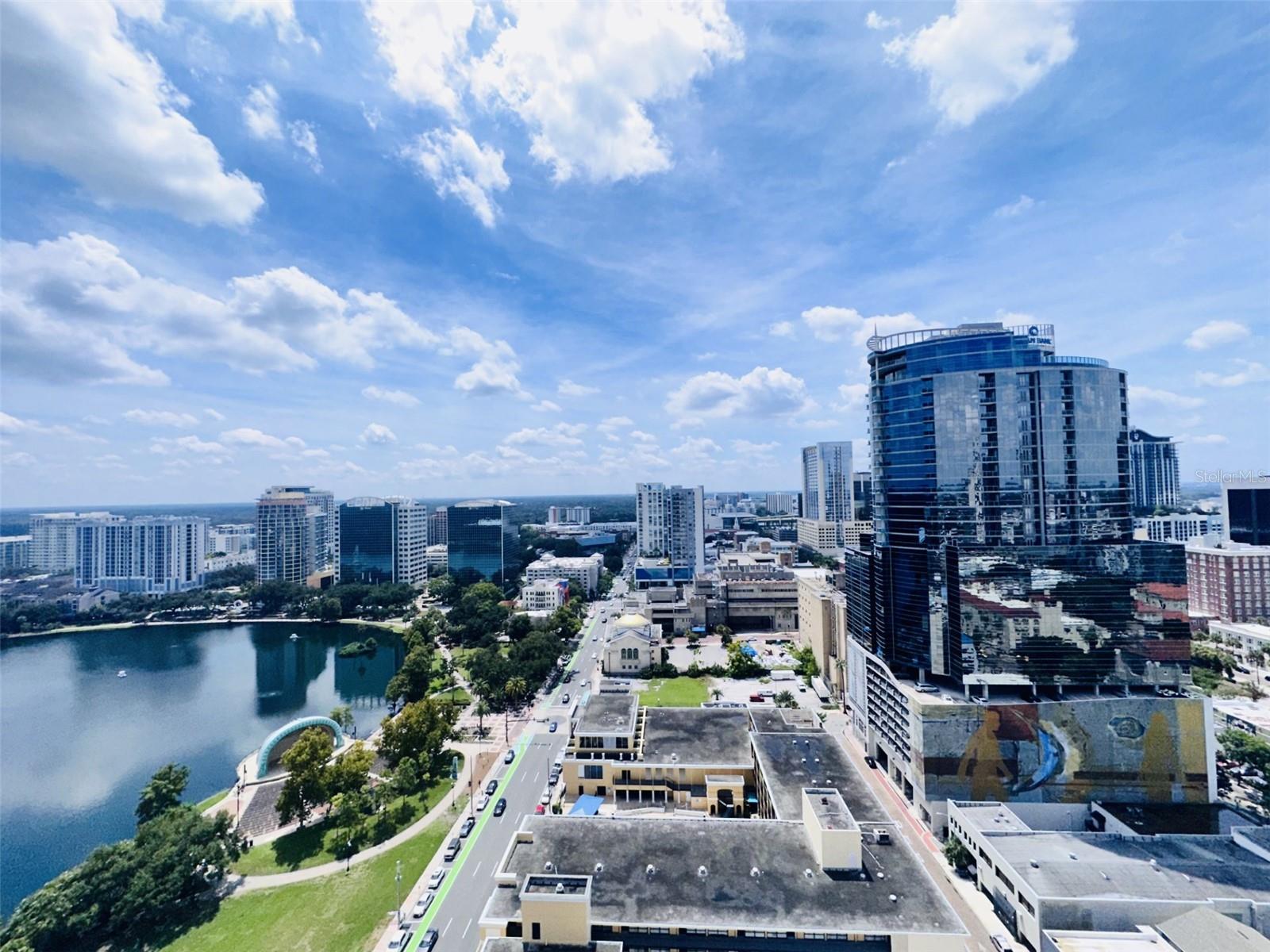 Image 33 of 74 For 150 Robinson Street 2102