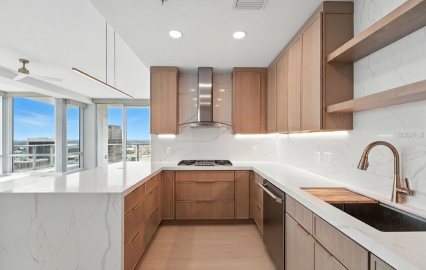 Image 35 of 74 For 150 Robinson Street 2102