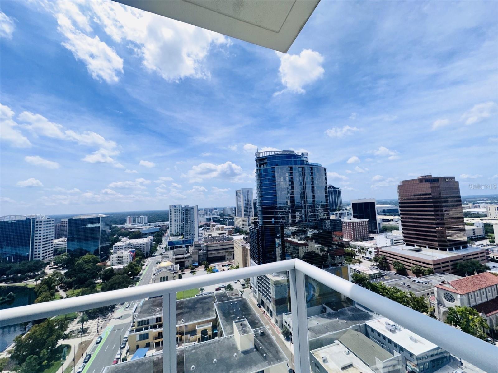 Image 36 of 74 For 150 Robinson Street 2102